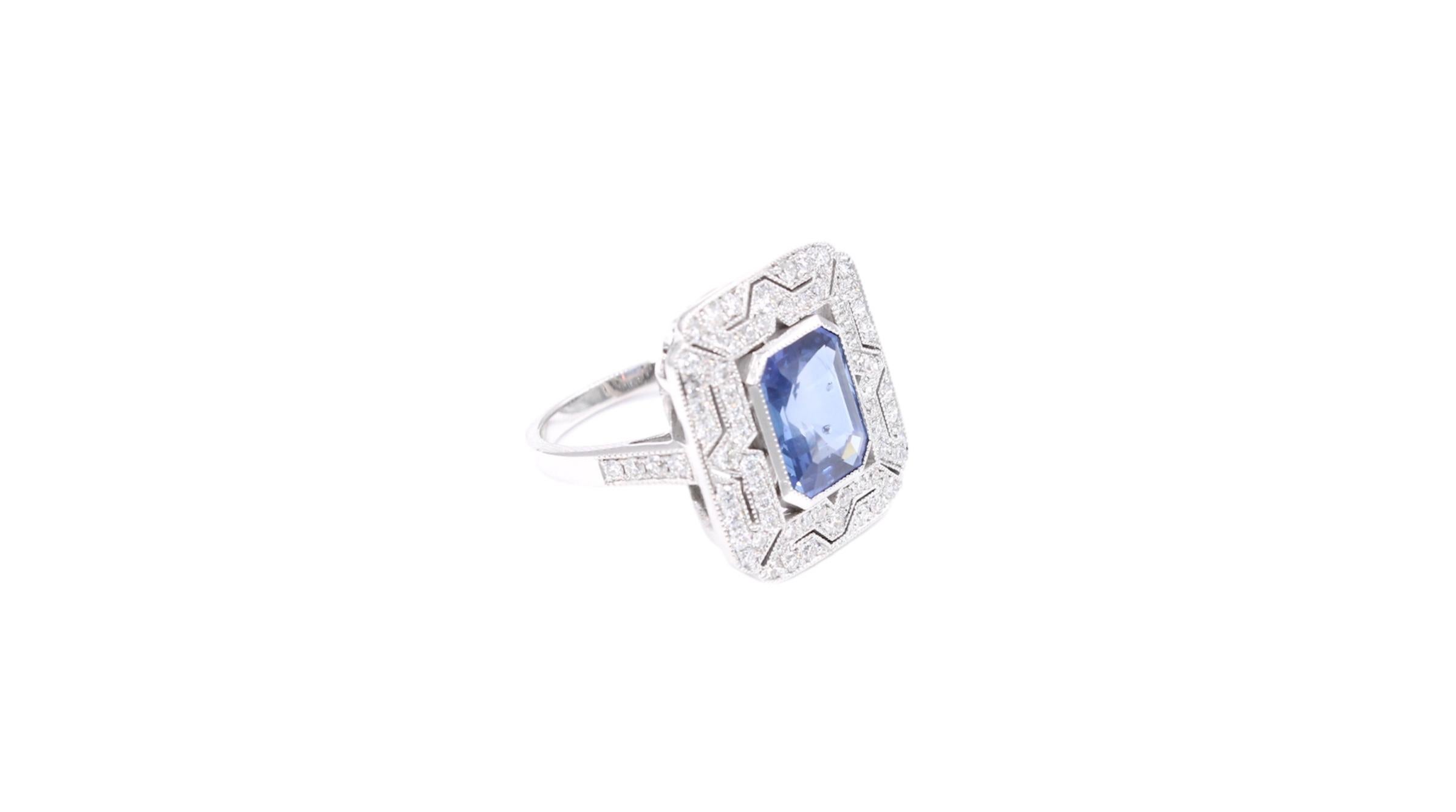 Women's or Men's Certified 3.10 Carats Natural Ceylon Sapphire and Diamond Ring For Sale