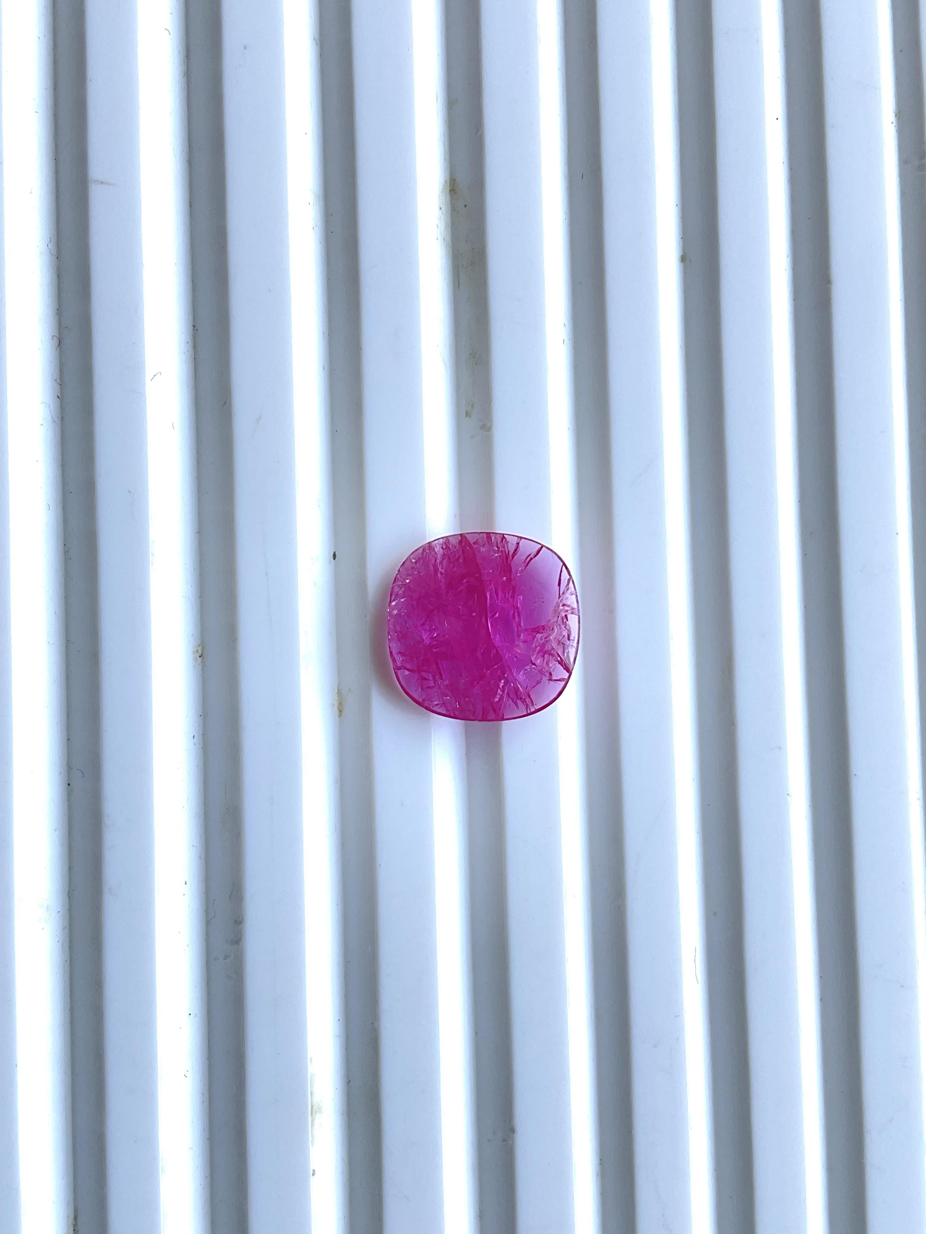 Pierre de rubis du Mozambique certifiée 3.13 carats, taille coussin facettée, non chauffée, naturelle en vente 2