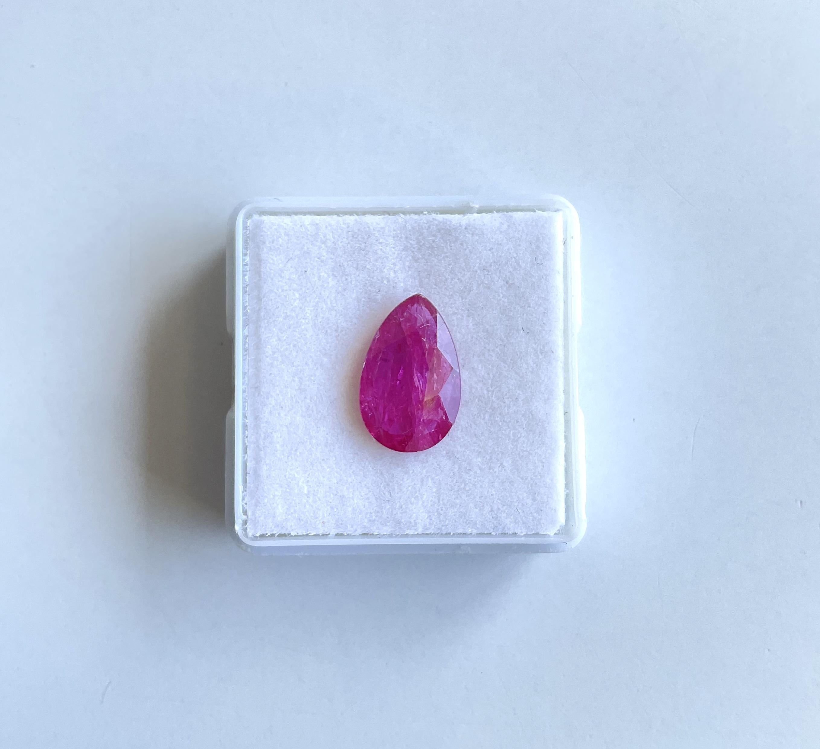 Rubí de Mozambique certificado de 3.13 quilates Piedra tallada facetada de pera Gema natural sin calor

Peso: 3,13 quilates
Tamaño: 13X6X3 MM
Piezas: 1
Forma: Piedra tallada en forma de pera facetada