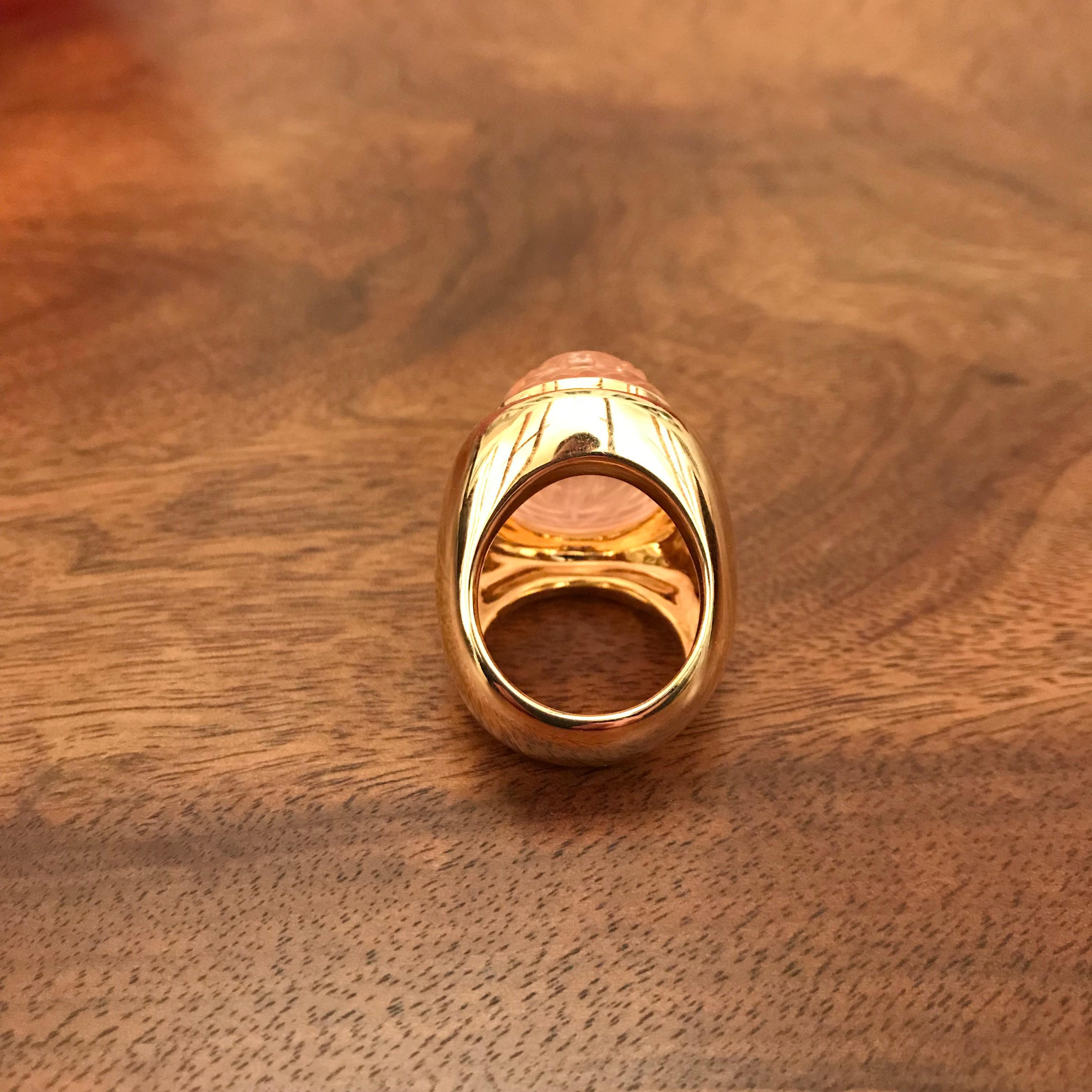 Certified 31.70 Carat Rose Quartz Scarab Ring In New Condition For Sale In Hamburg, DE
