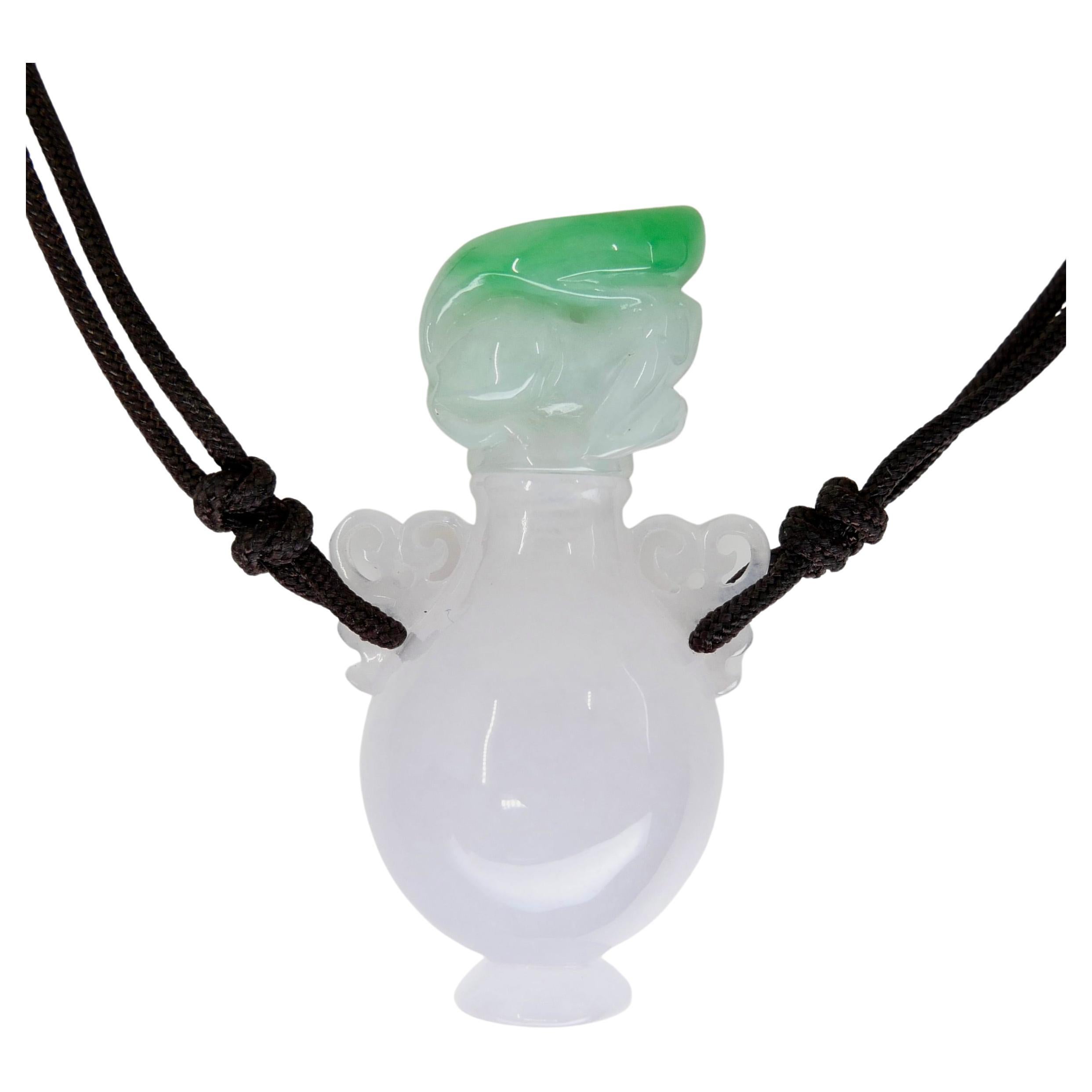 Certified 32 Carat Jade Perfume Bottle Pendant, Snuff Bottle, Functional In New Condition For Sale In Hong Kong, HK