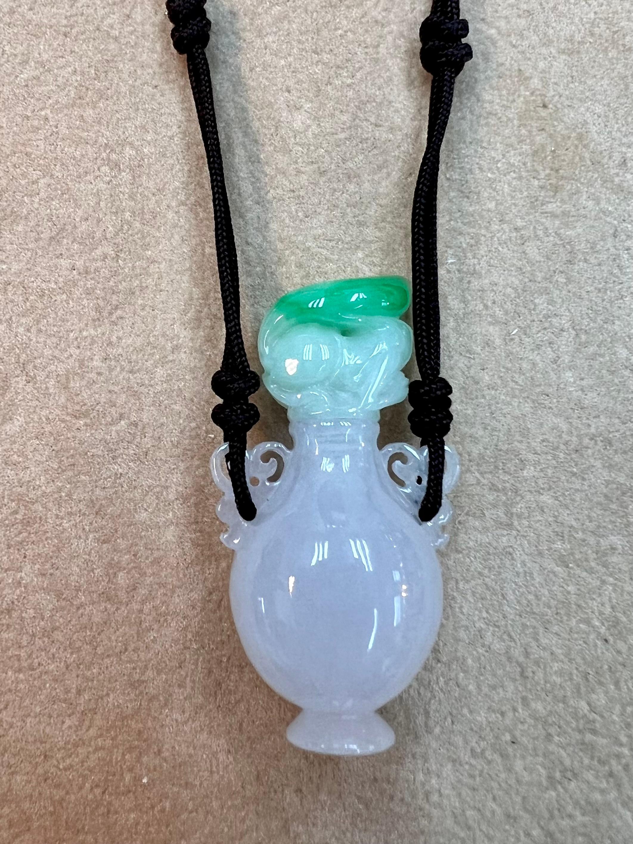 Colgante de Jade Certificado Botella de Perfume, Botella de Rapé, Funcional. 22 mm x 18 mm en venta 4