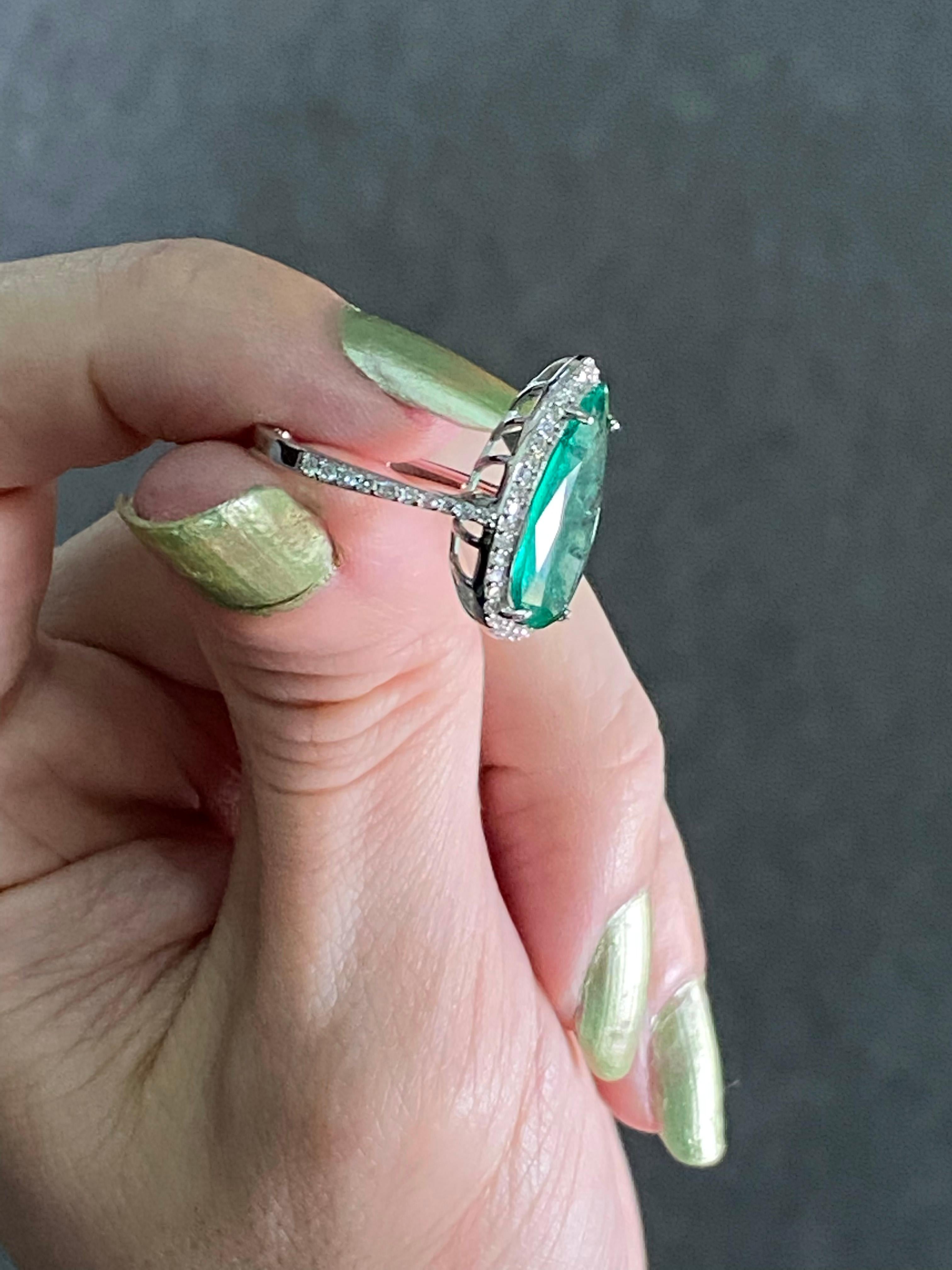 Certified 3.20 Carat Pear Shape Emerald and Diamond Engagement Ring For Sale 6