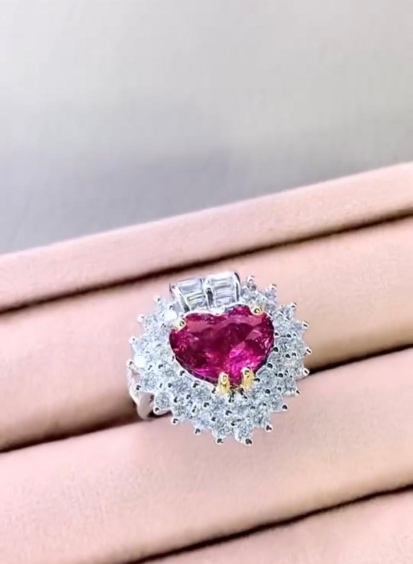 Women's or Men's Certified 3.20 Carat Rubellite Tourmaline 1.90 Ct Diamonds 18K Gold Ring For Sale