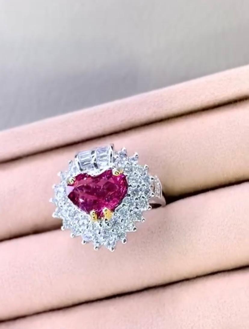 Certified 3.20 Carat Rubellite Tourmaline 1.90 Ct Diamonds 18K Gold Ring For Sale 2
