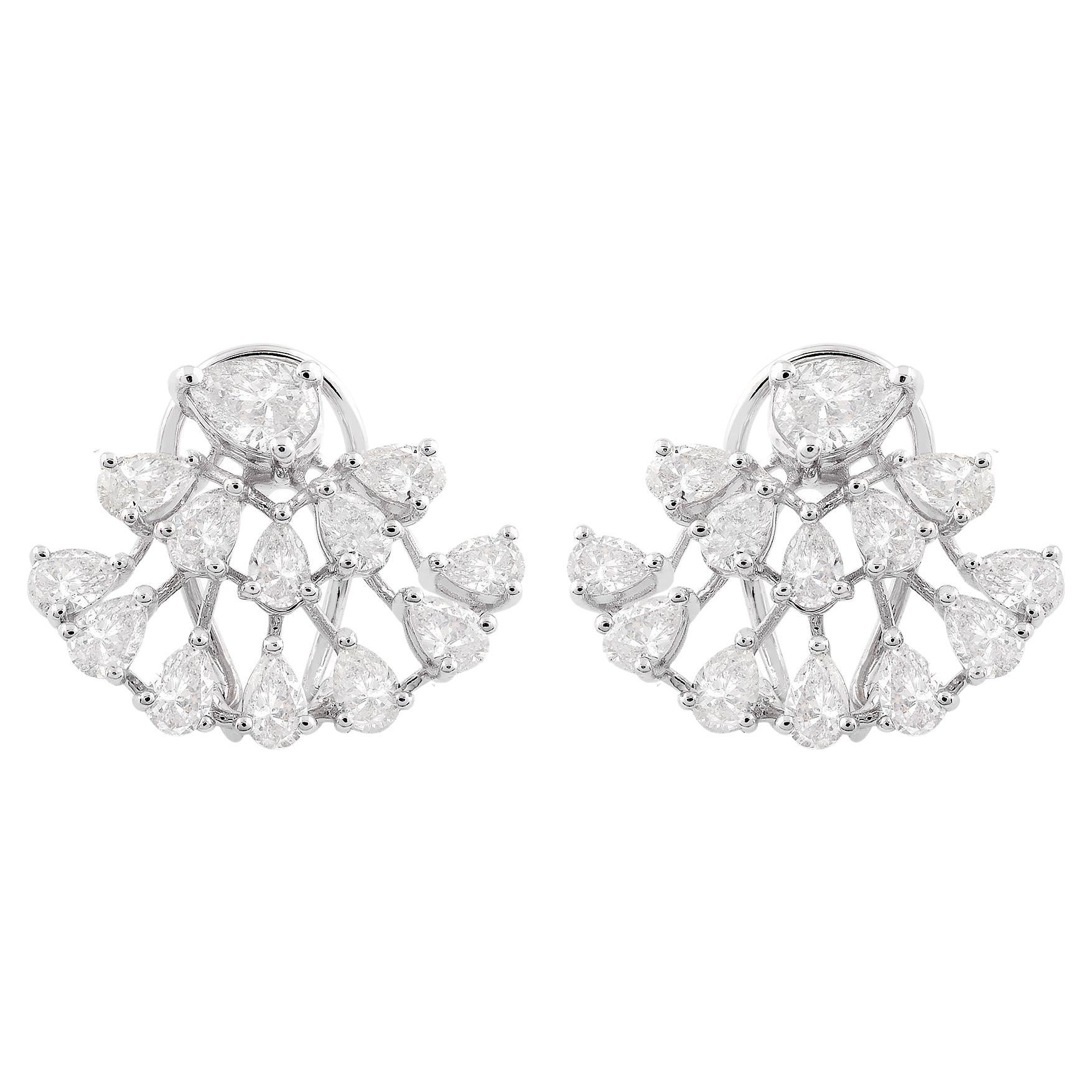 Boucles d'oreilles en or fin certifié 3,20 carats de diamant naturel taillé en poire.
Les diamants sont un symbole universel d'éternité, de force et d'élégance - un cadeau parfait pour commémorer des étapes importantes ou célébrer des réalisations