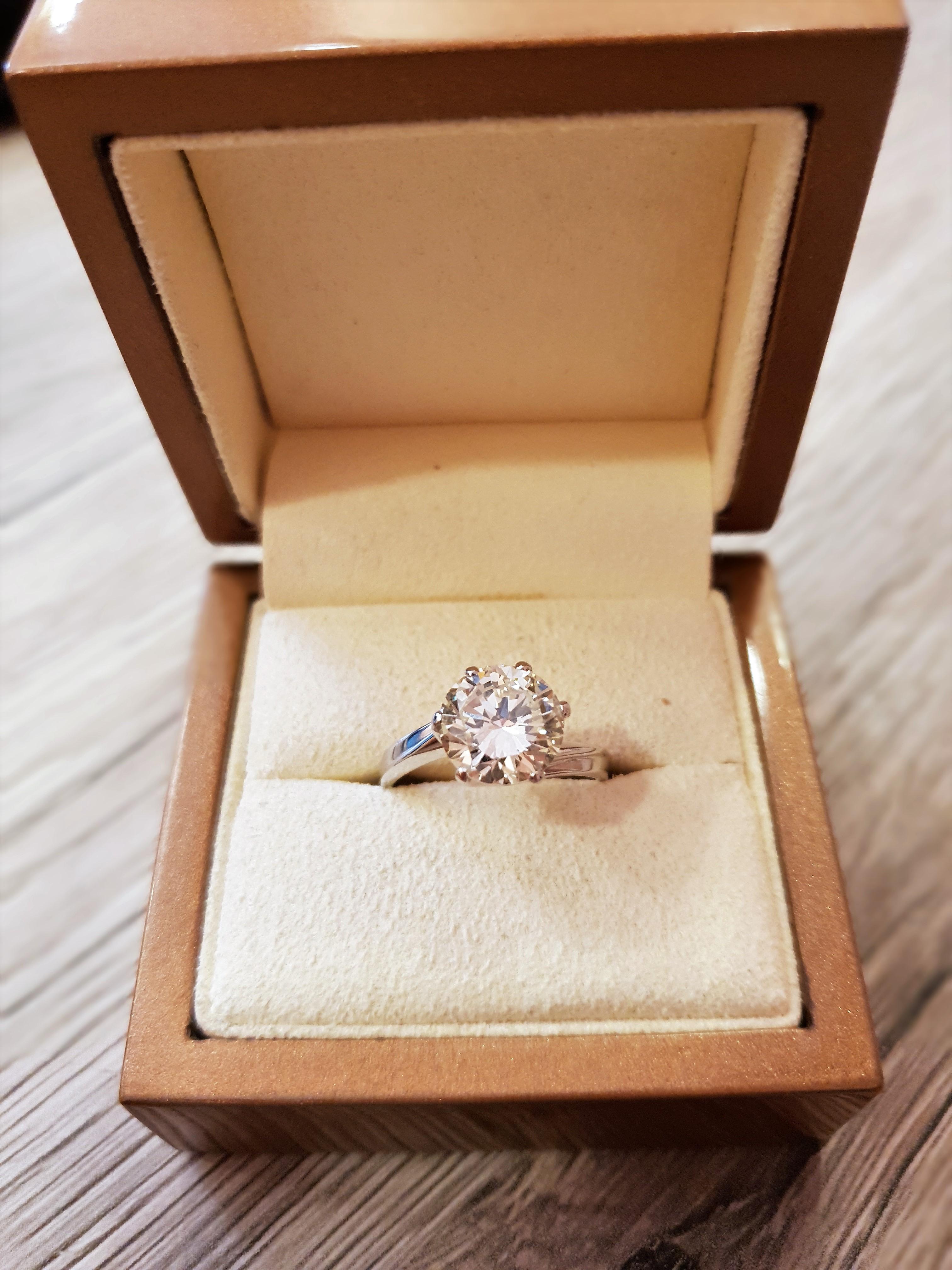Certified 3.22 Carat Round Cut Diamond White Gold Engagement Ring 3