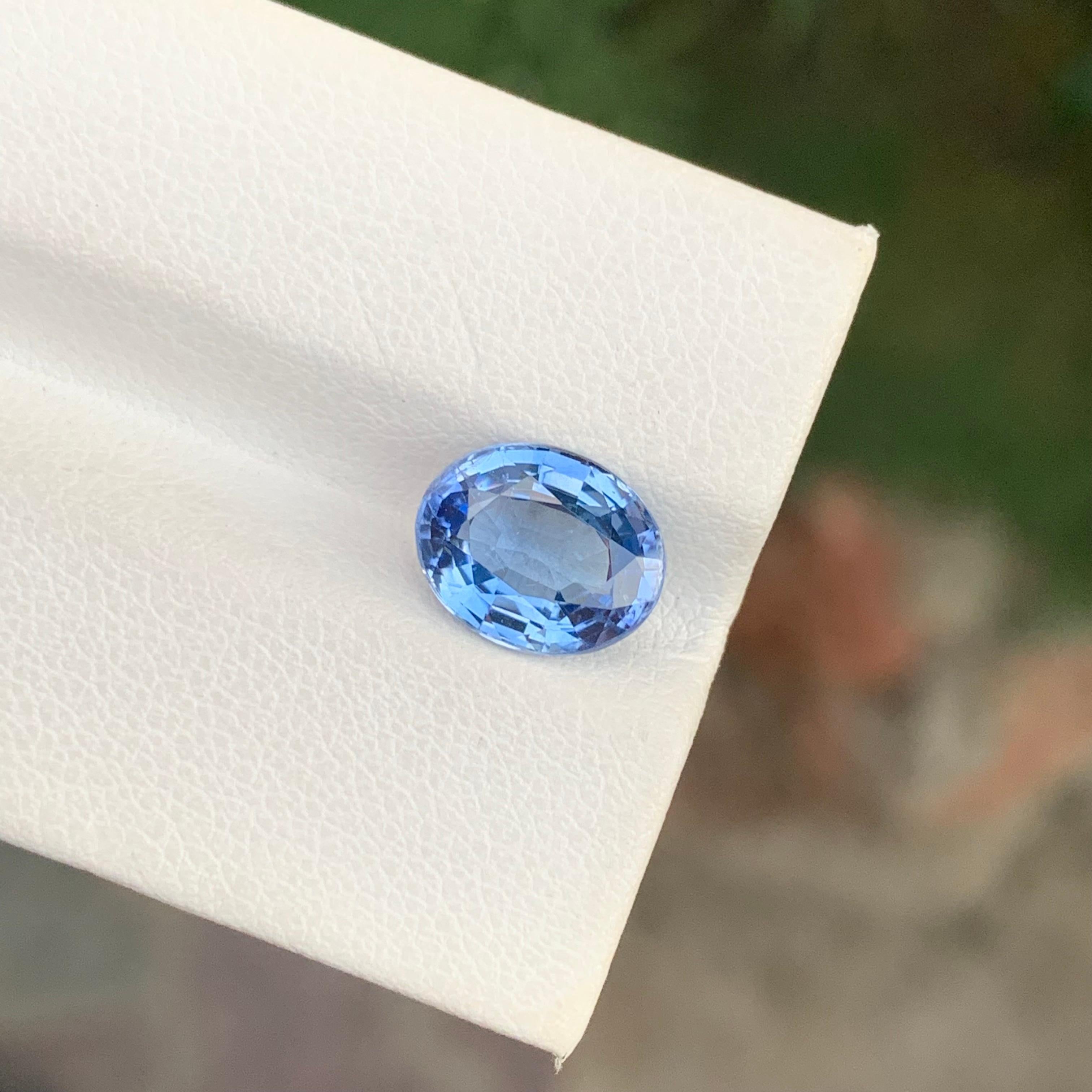 Arts and Crafts Certified 3.24 Carat Faceted Blue Sapphire Oval Shape Gemstone For Sale