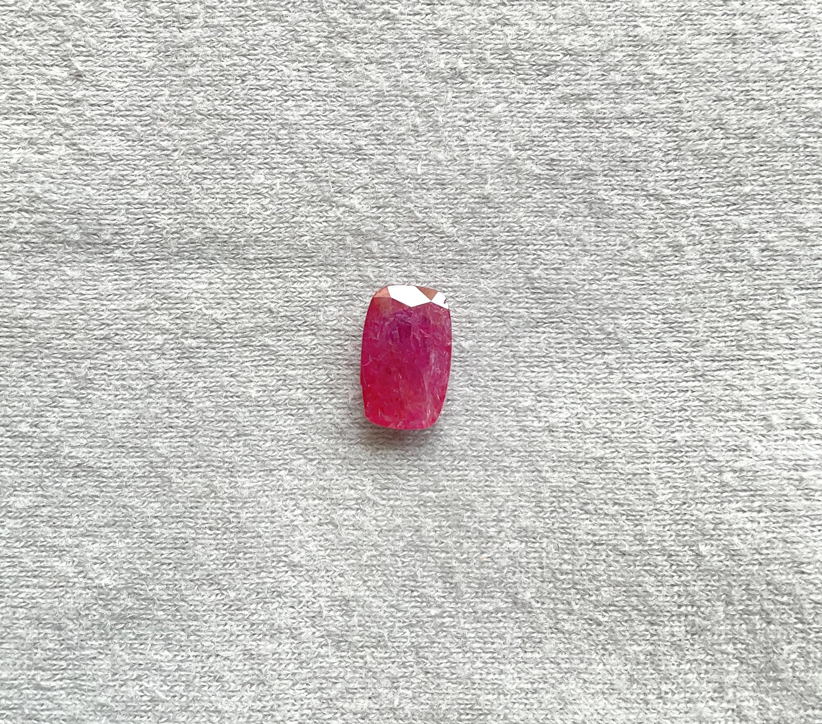 Certified 3.27 Carats Mozambique Ruby Cushion Faceted Cut stone No Heat Natural 

Weight: 3.27 Carats
Size: 11.5x7x3.5 MM
Pieces: 1
Shape: Faceted Cushion cut stone