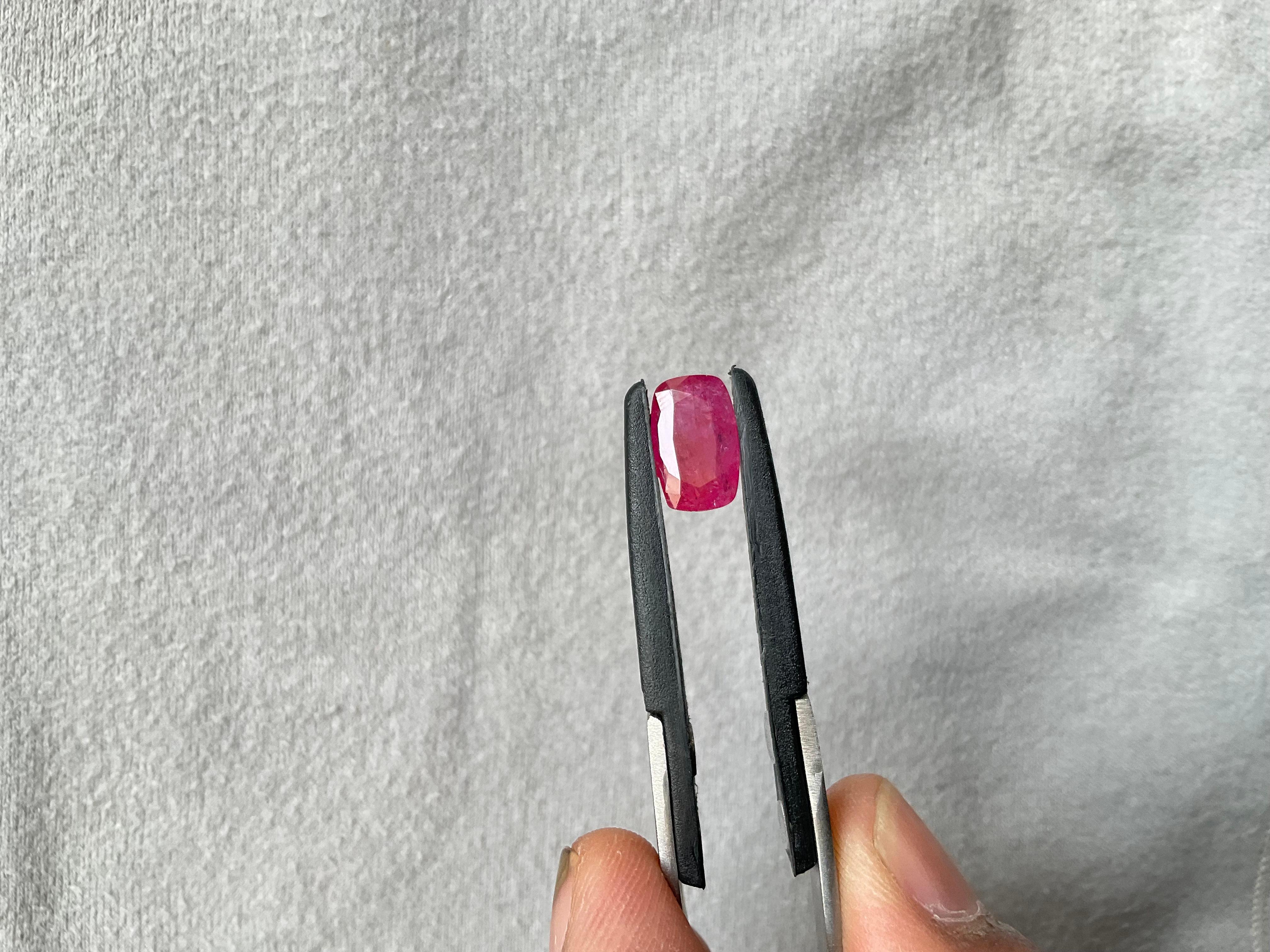 Certified 3.27 Carats Mozambique Ruby Cushion Faceted Cut stone No Heat Natural In New Condition For Sale In Jaipur, RJ