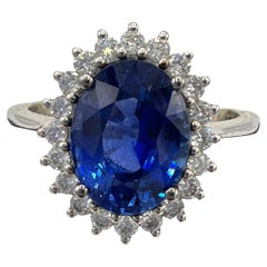 Certified 3.27 Ct Ceylon Sapphire Engagement Ring 18K Gold with Diamond Halo