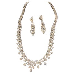 Certified 33.00 Carats Natural Diamonds 18K Gold Parure