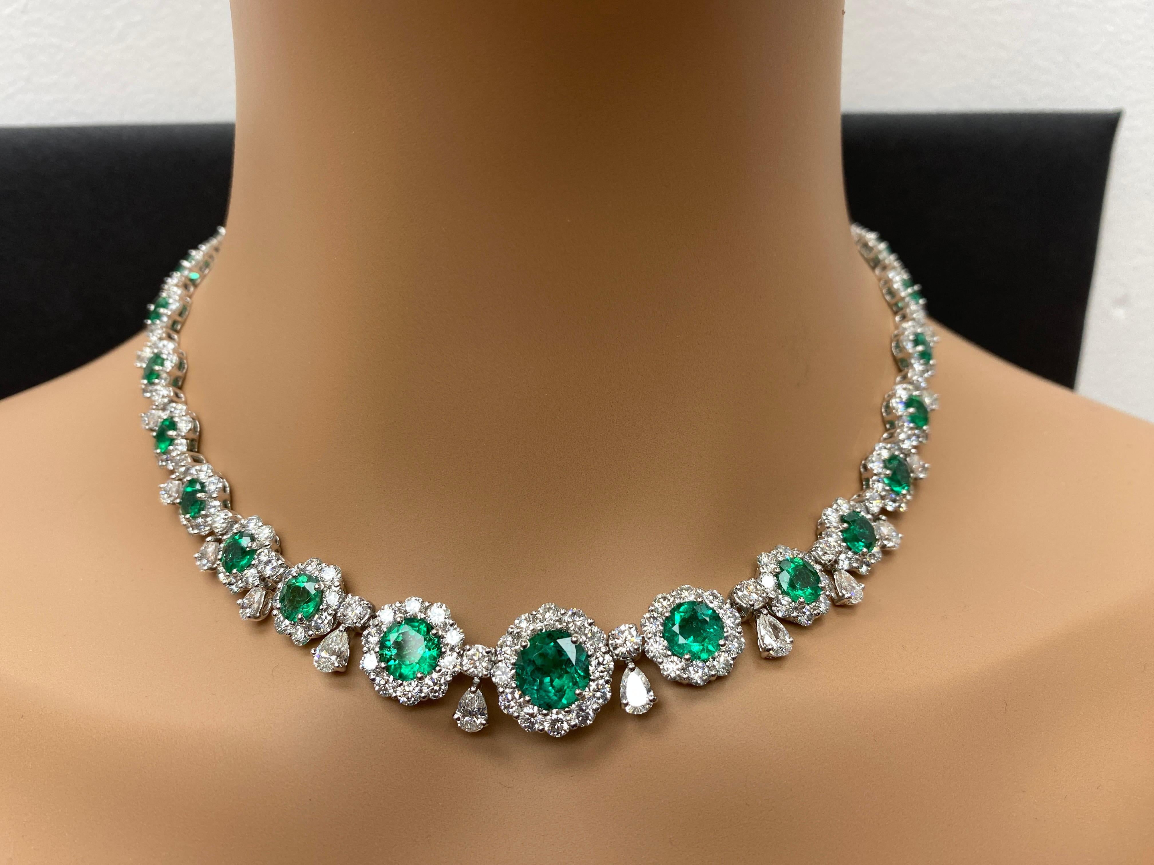 20.92 Carat Round shape Emeralds and Diamond Necklace in Platinum For Sale 4