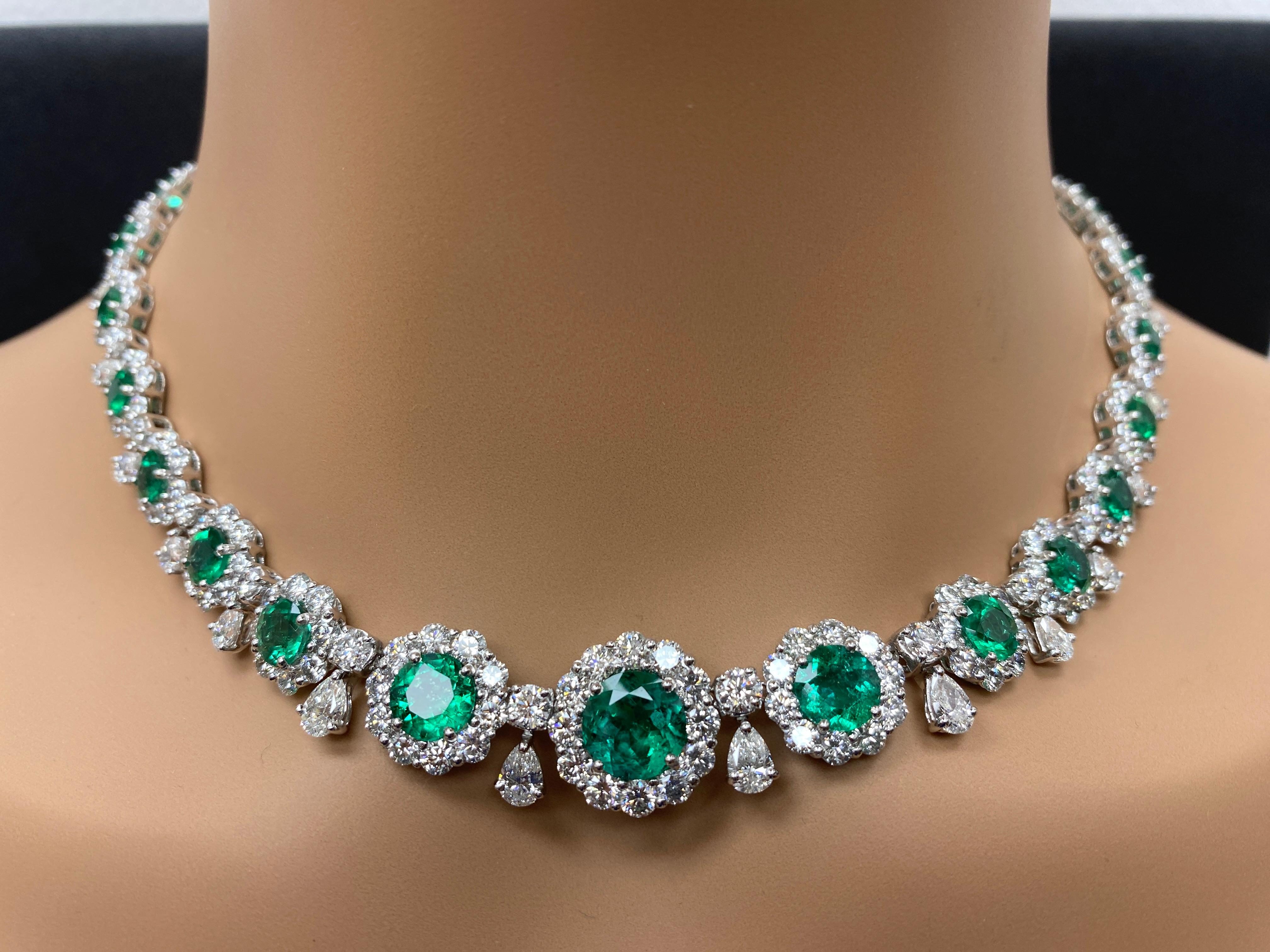 20.92 Carat Round shape Emeralds and Diamond Necklace in Platinum For Sale 5