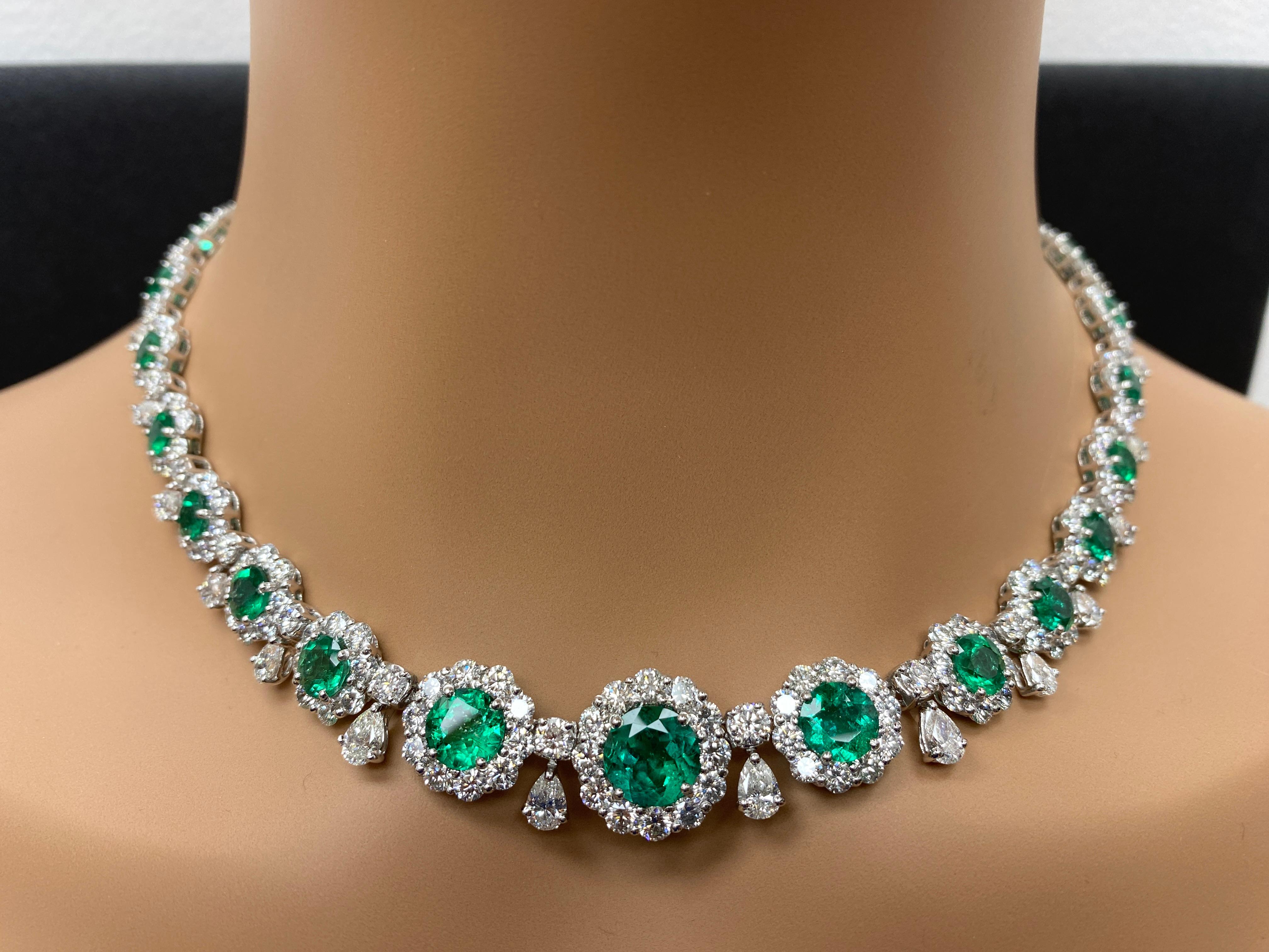 20.92 Carat Round shape Emeralds and Diamond Necklace in Platinum For Sale 6