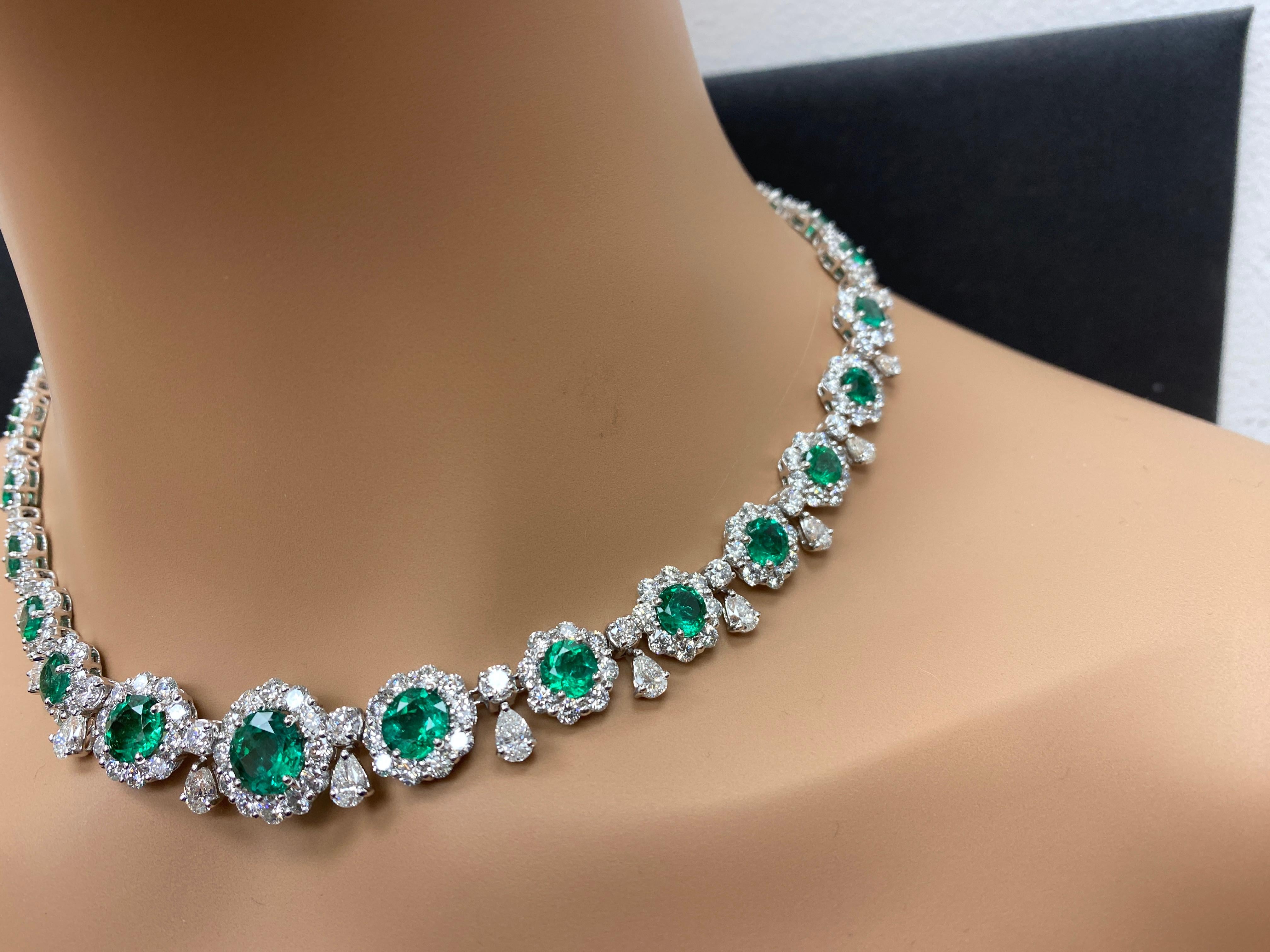 20.92 Carat Round shape Emeralds and Diamond Necklace in Platinum For Sale 8