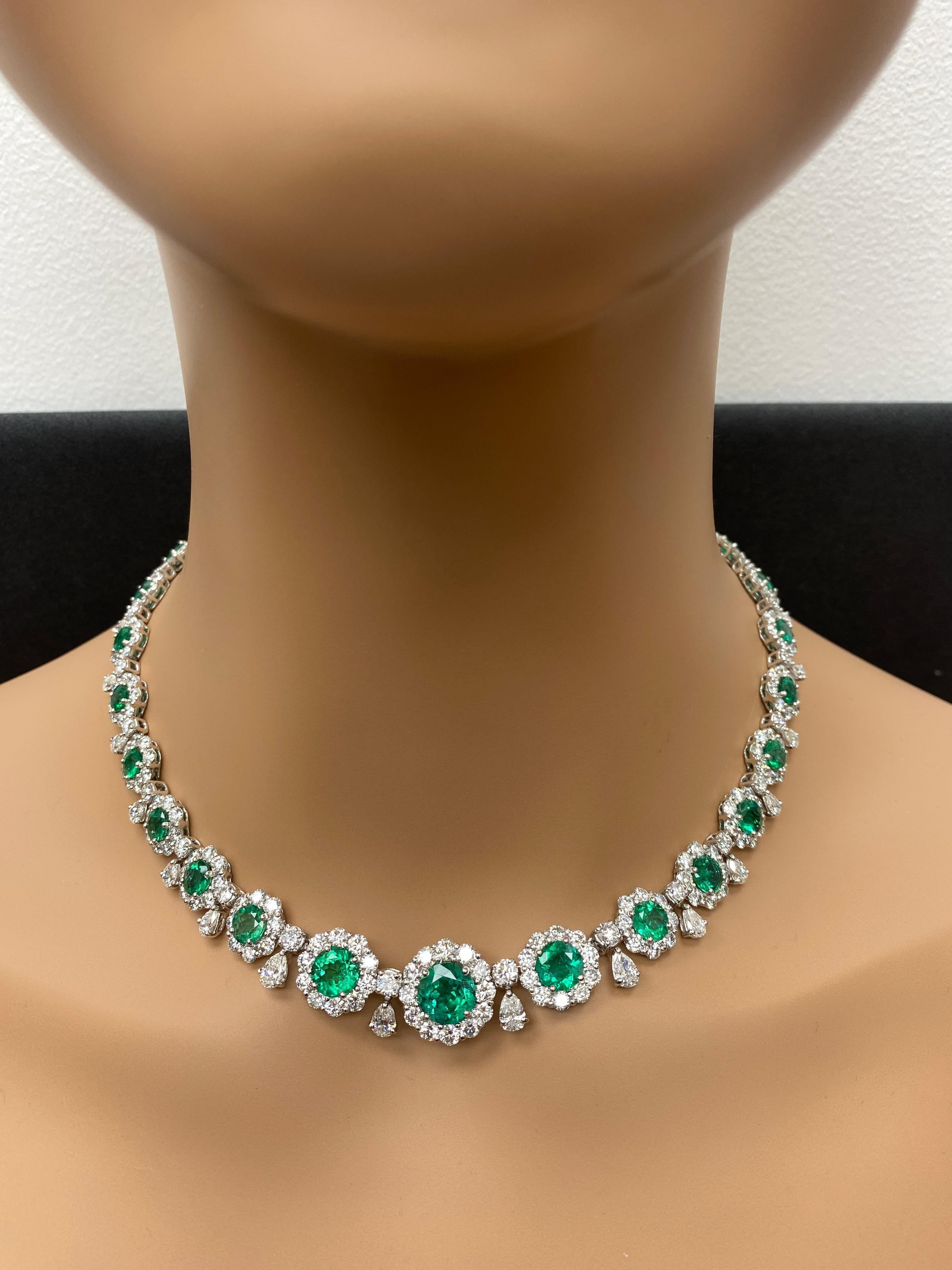 Women's 20.92 Carat Round shape Emeralds and Diamond Necklace in Platinum For Sale