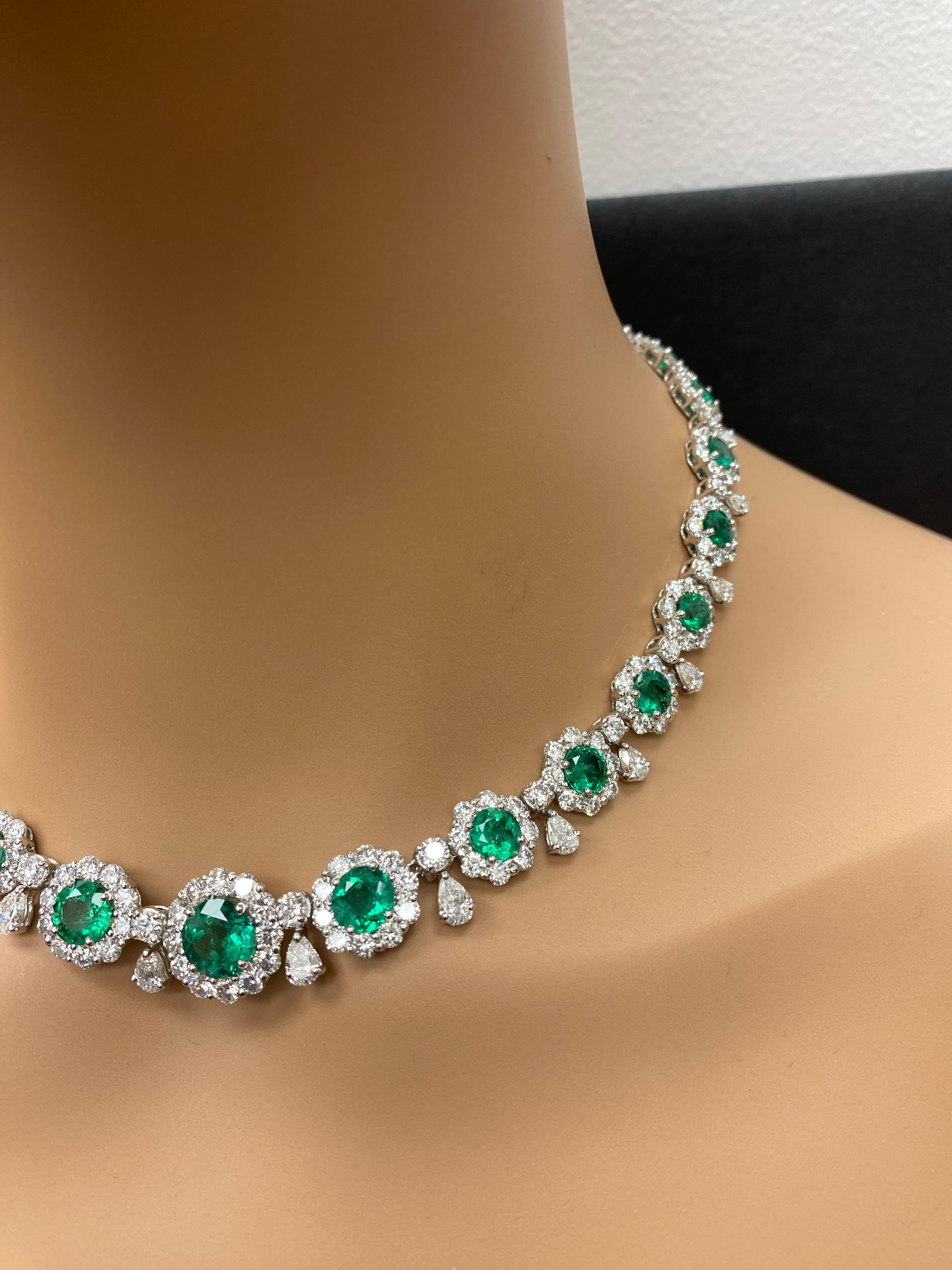 20.92 Carat Round shape Emeralds and Diamond Necklace in Platinum For Sale 1