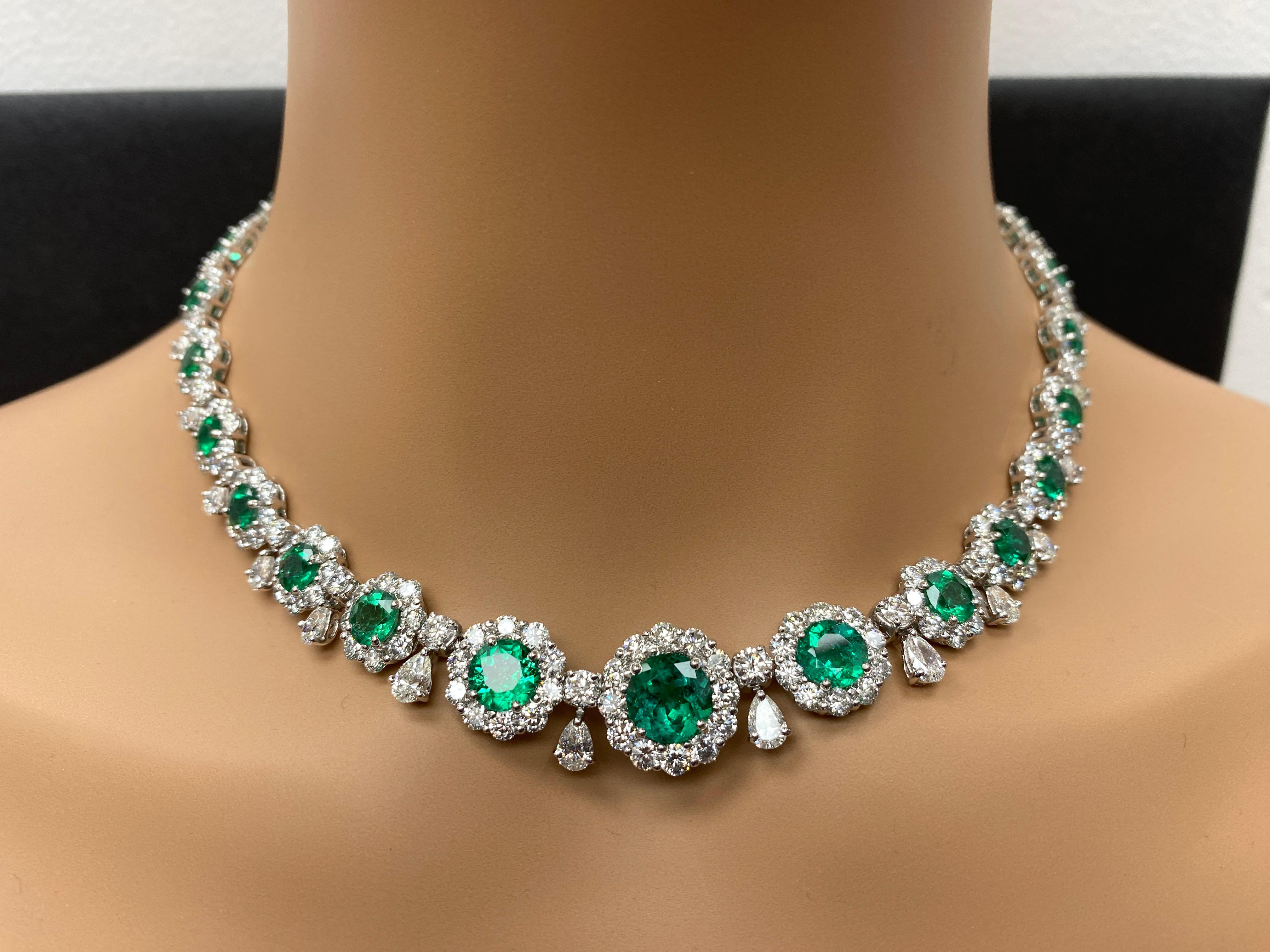 20.92 Carat Round shape Emeralds and Diamond Necklace in Platinum For Sale 3