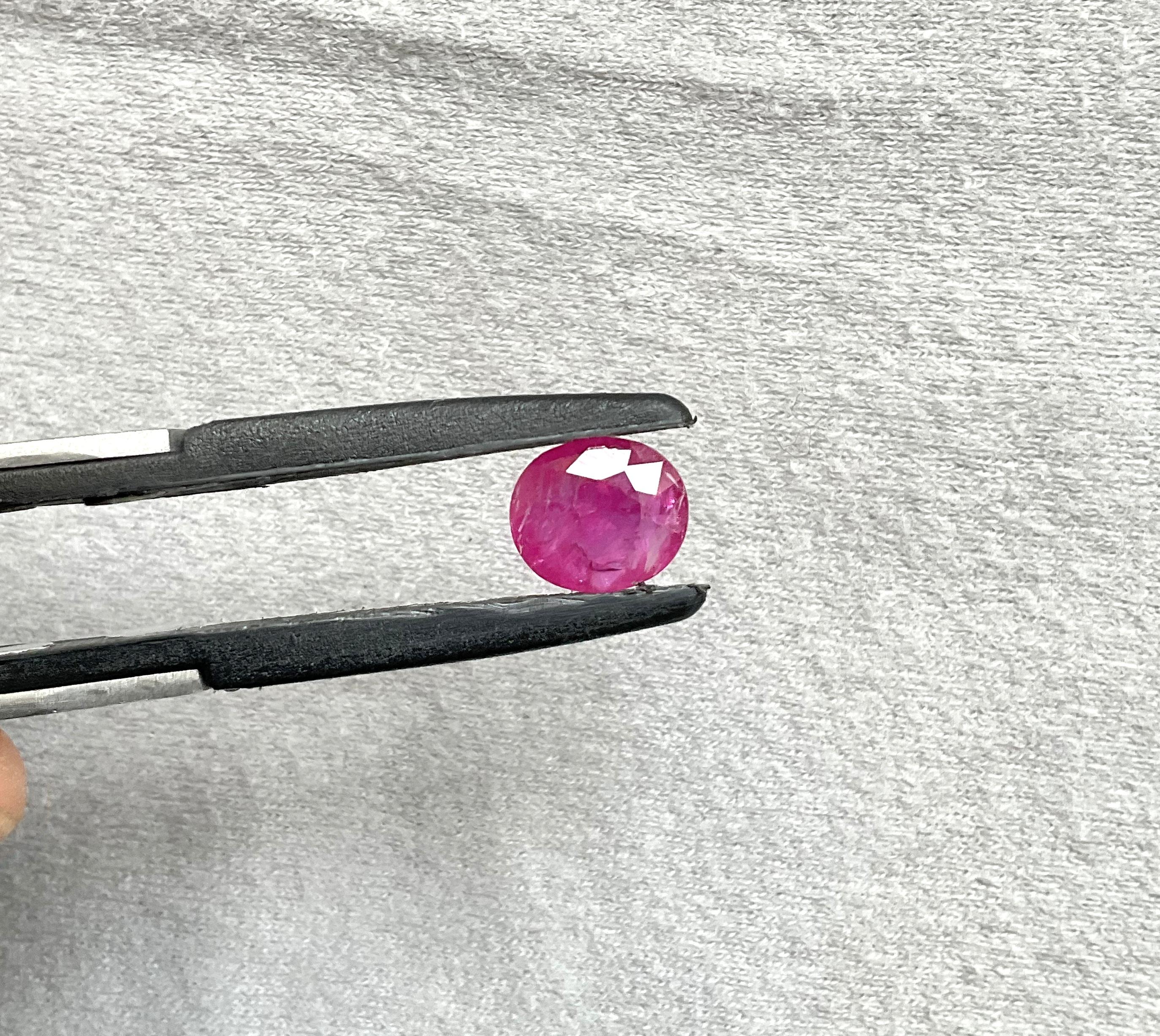 Certified 3.42 Carats Mozambique Ruby Oval Faceted Cut stone No Heat Natural Gem In New Condition In Jaipur, RJ