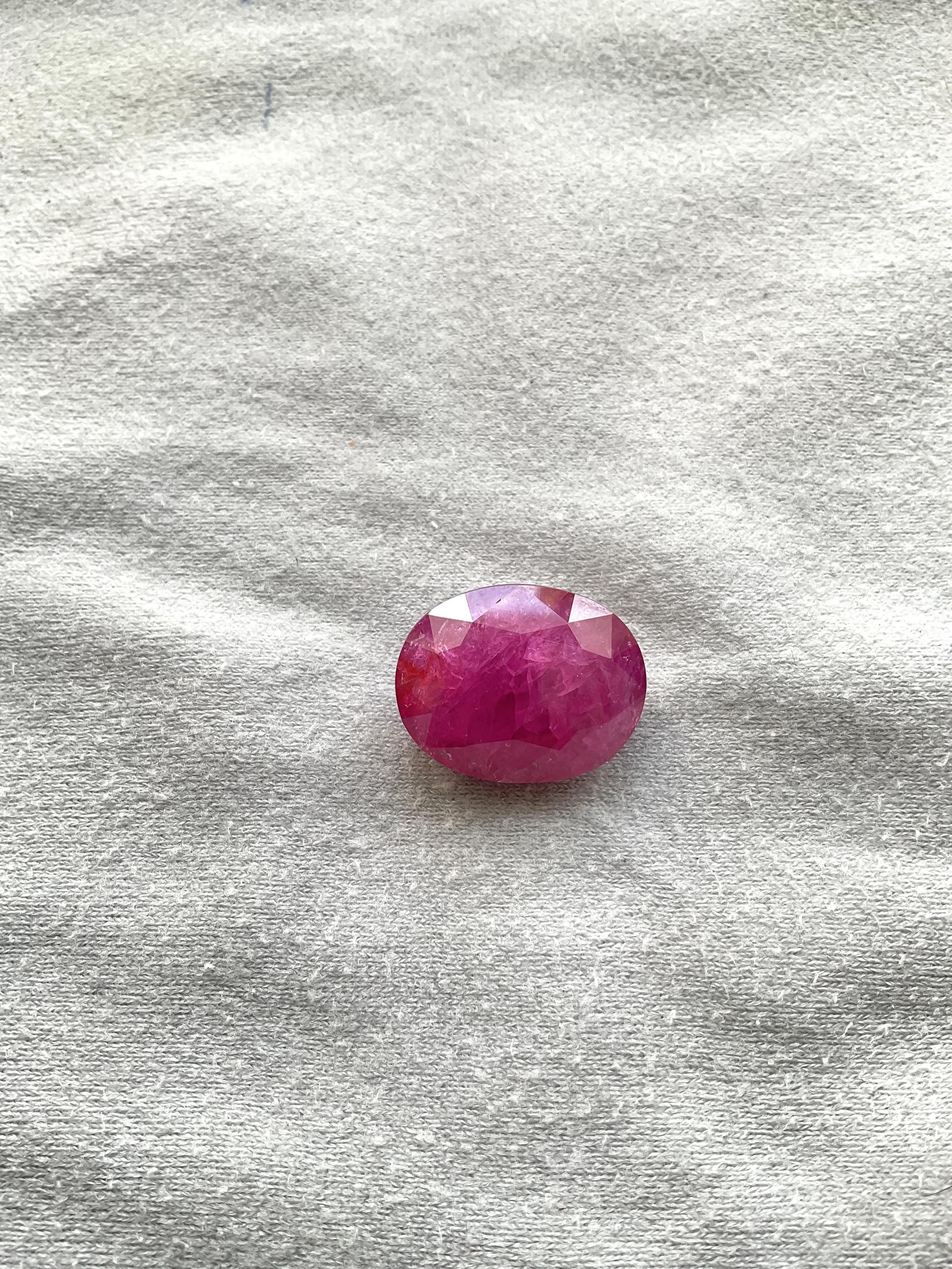 RARE 34 CARATS RUBY !!
As we are auction partners at Gemfields, we have sourced these rubies from winning auctions and had cut them in our in house manufacturing responsibly.

Weight: 34.29 Carats
Size: 21x17x10 MM
Pieces: 1
Shape: Faceted oval Cut