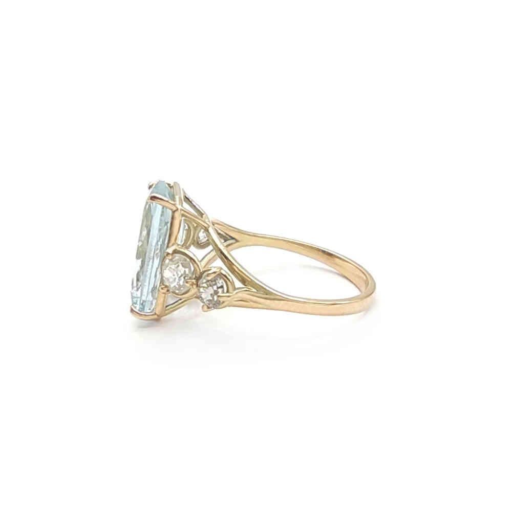 Certified 3.44 carats Aquamarine Cocktail Ring - 14kt yellow Gold Handcrafted In New Condition In Sant Josep de sa Talaia, IB