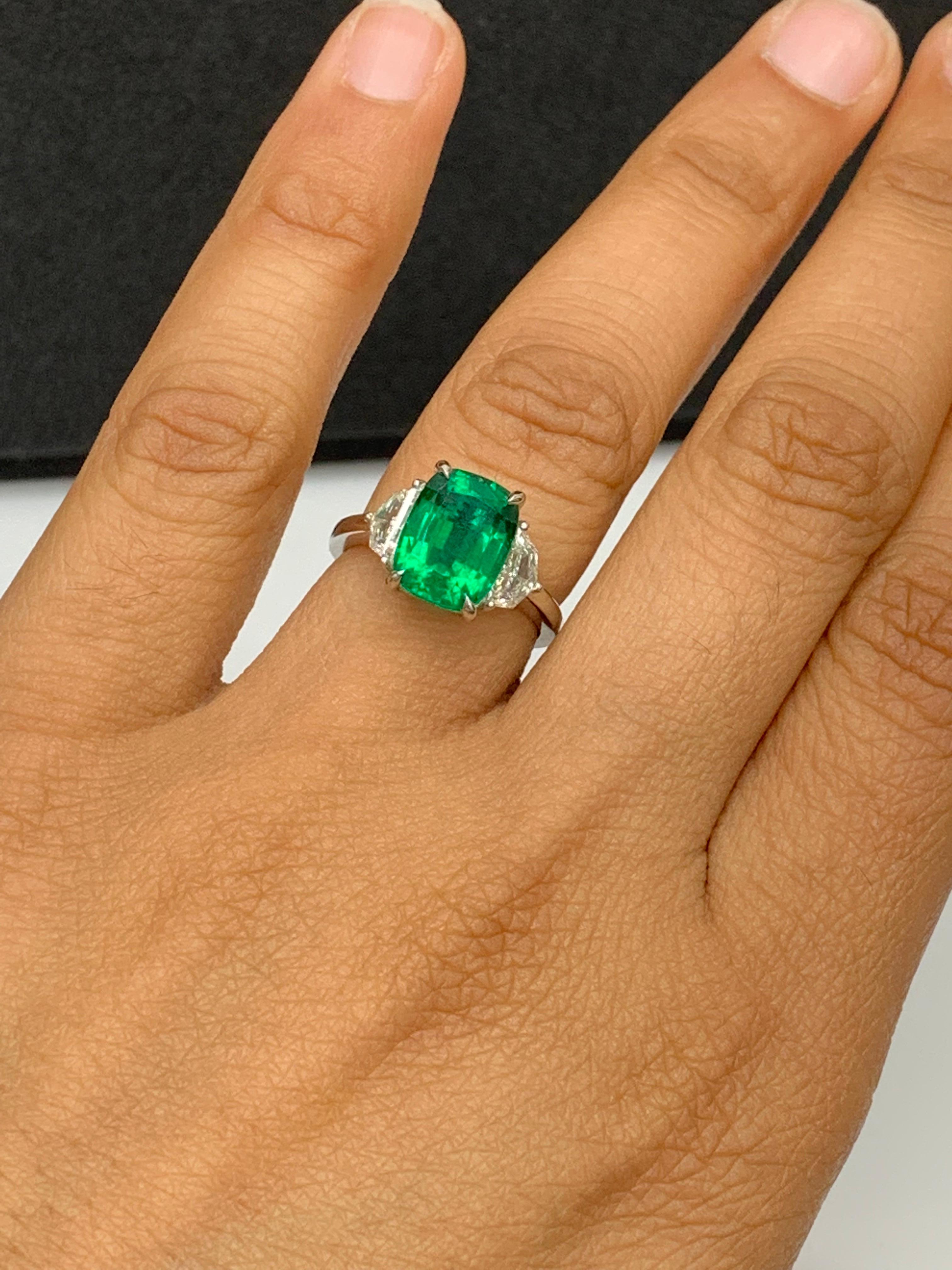 Certified 3.49 Carat Cushion Cut Emerald & Diamond Engagement Ring in Platinum For Sale 5