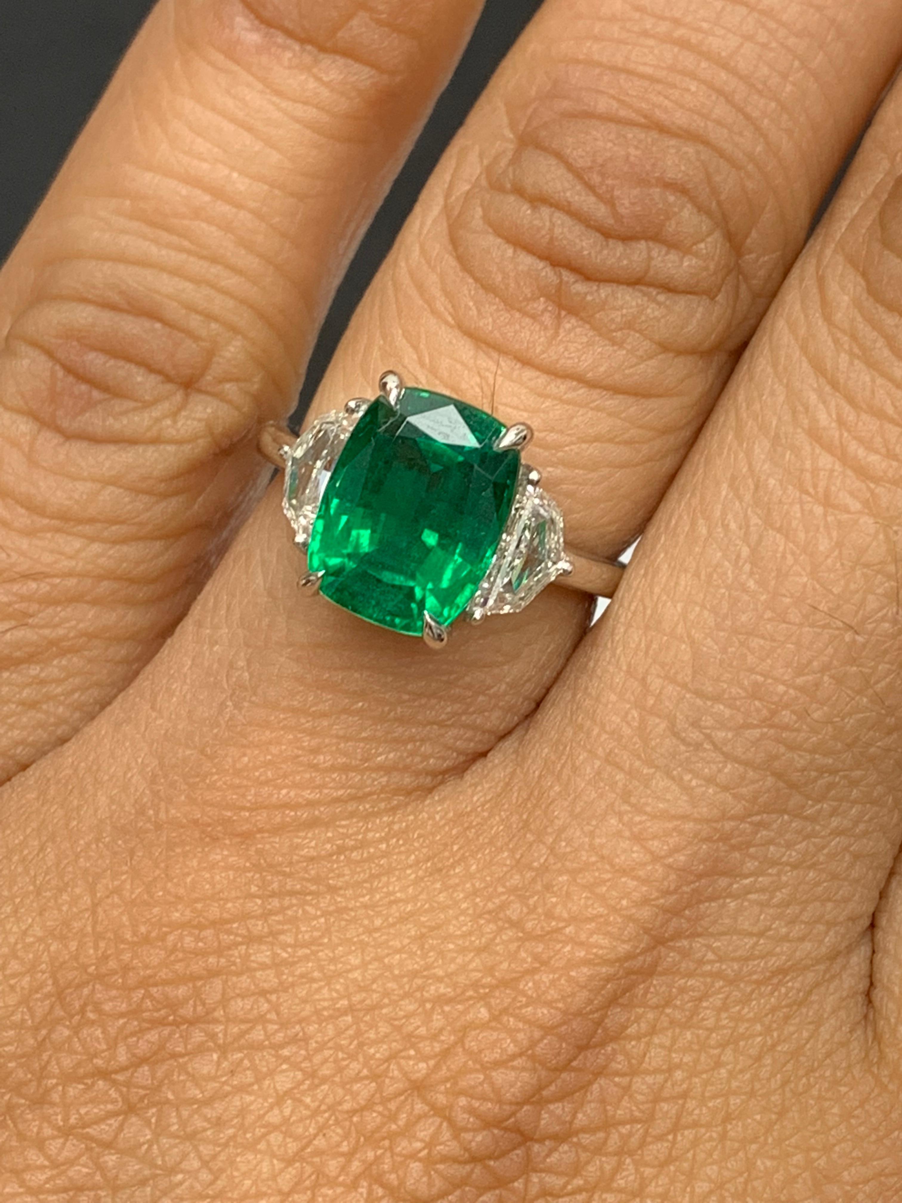 Modern Certified 3.49 Carat Cushion Cut Emerald & Diamond Engagement Ring in Platinum For Sale