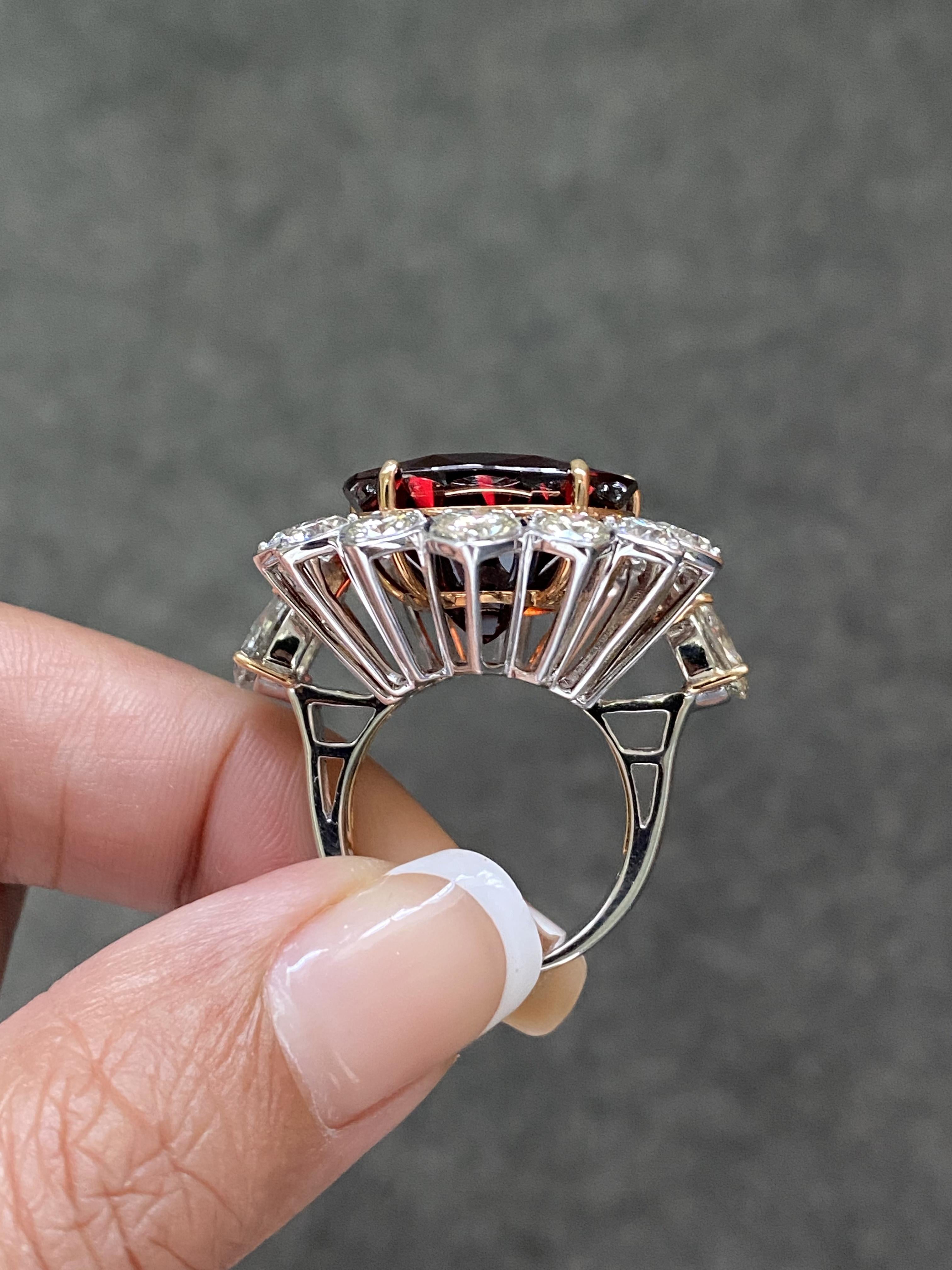 Certified 35 Carat Pear Shape Mandarin Garnet 18K Gold Cocktail Ring For Sale 4