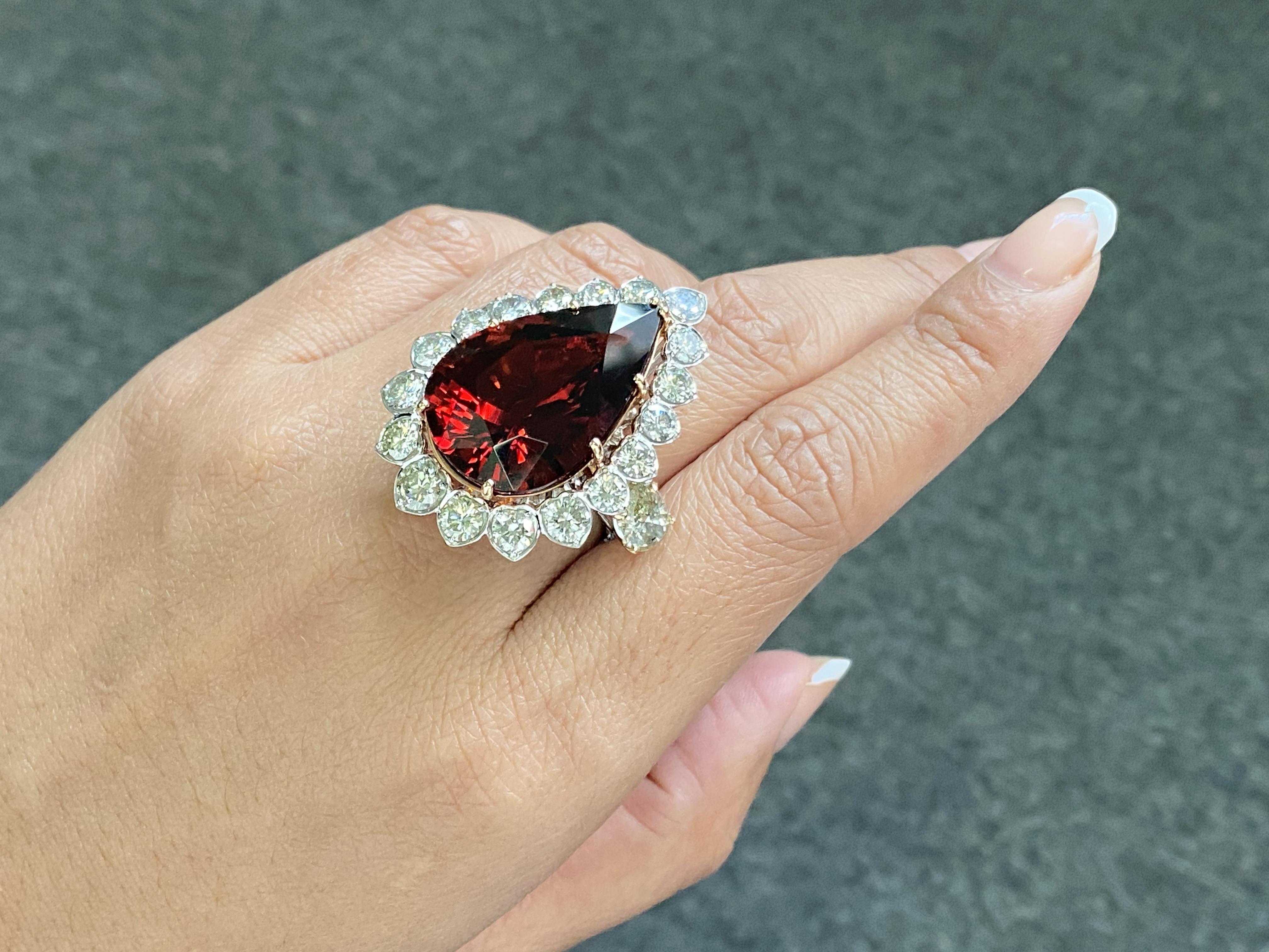 Certified 35 Carat Pear Shape Mandarin Garnet 18K Gold Cocktail Ring For Sale 1