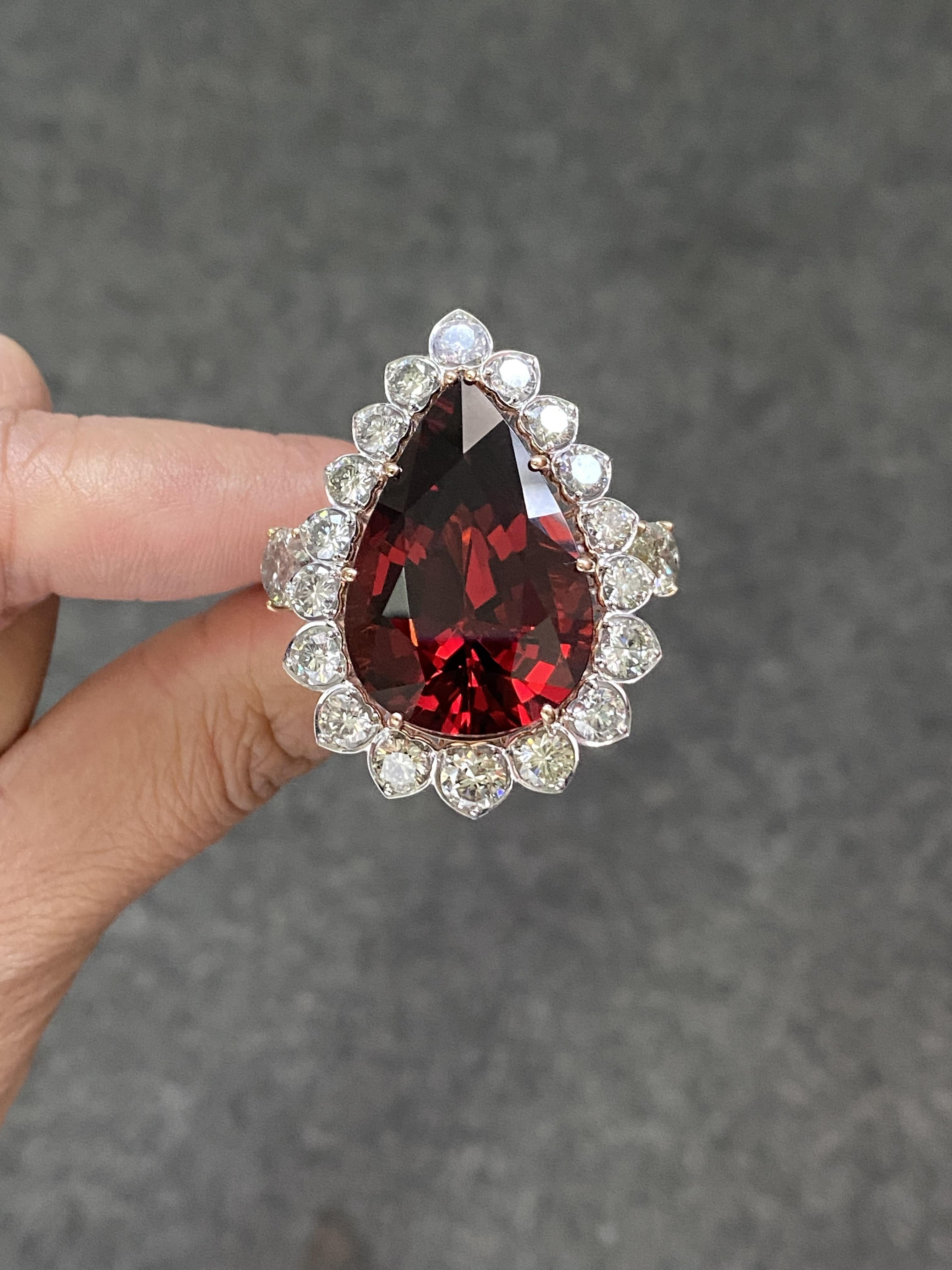 Certified 35 Carat Pear Shape Mandarin Garnet 18K Gold Cocktail Ring For Sale 3