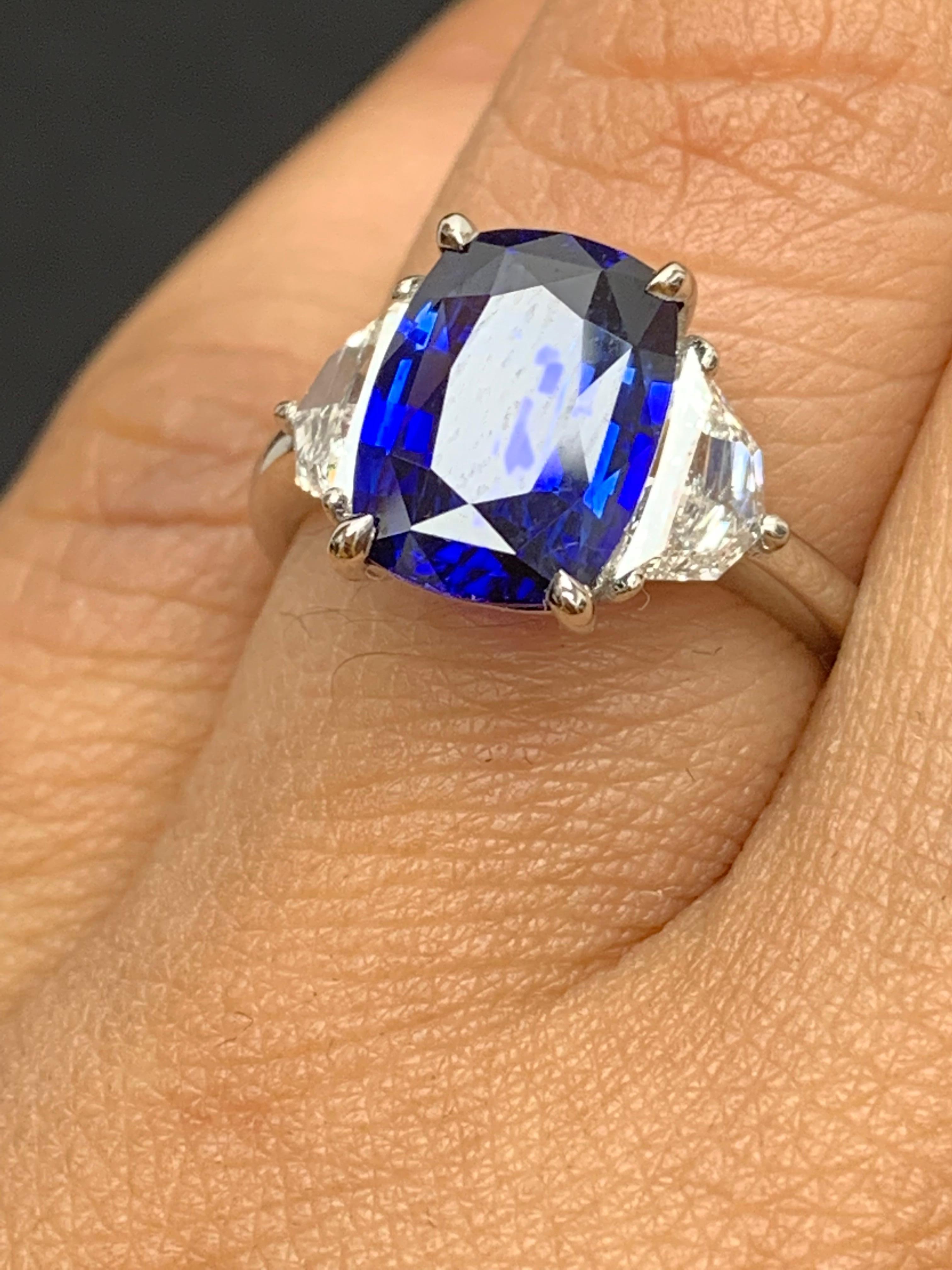 Certified 3.54 Carat Cushion Cut Blue Sapphire Diamond 3-Stone Ring in Platinum For Sale 5