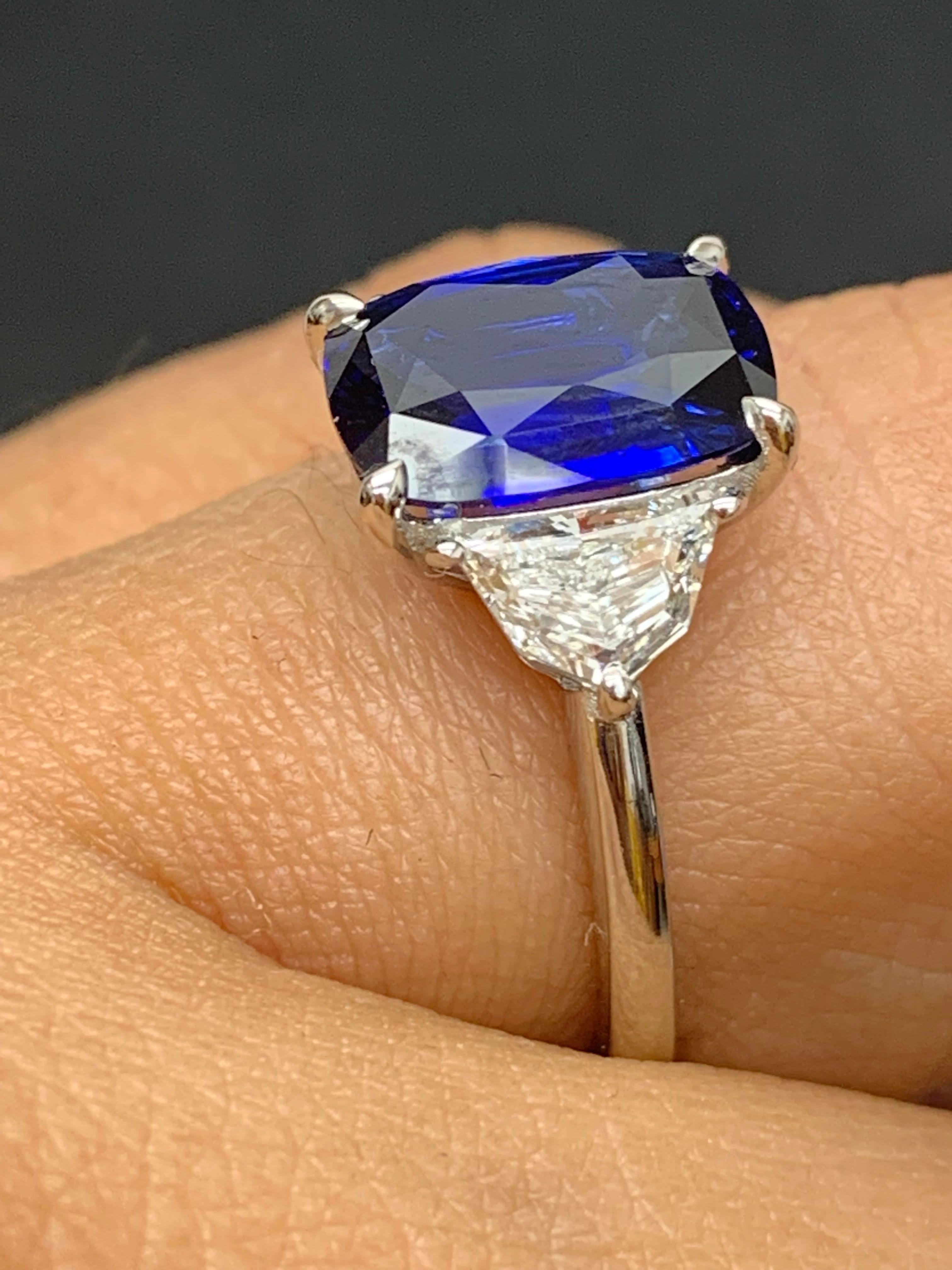 Certified 3.54 Carat Cushion Cut Blue Sapphire Diamond 3-Stone Ring in Platinum For Sale 9