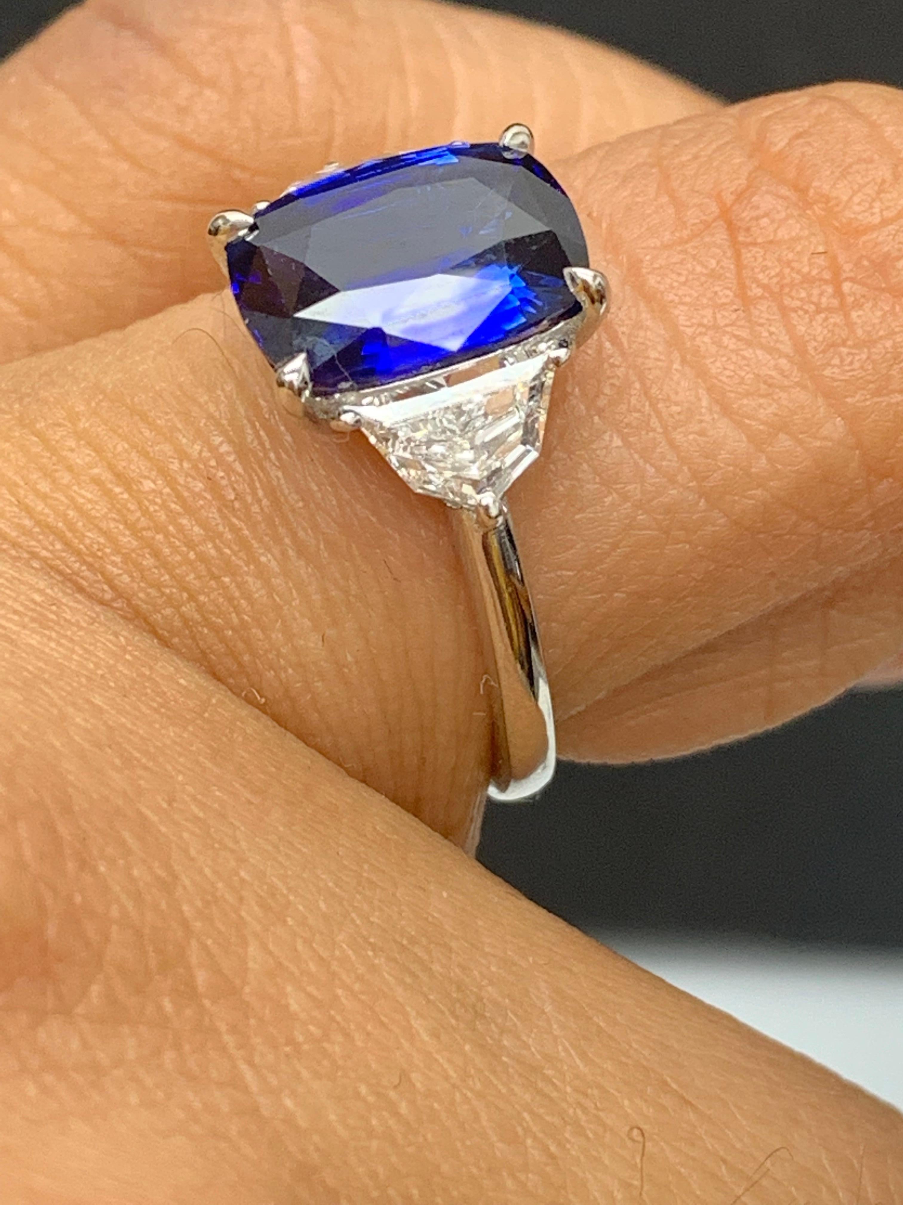 Certified 3.54 Carat Cushion Cut Blue Sapphire Diamond 3-Stone Ring in Platinum For Sale 9