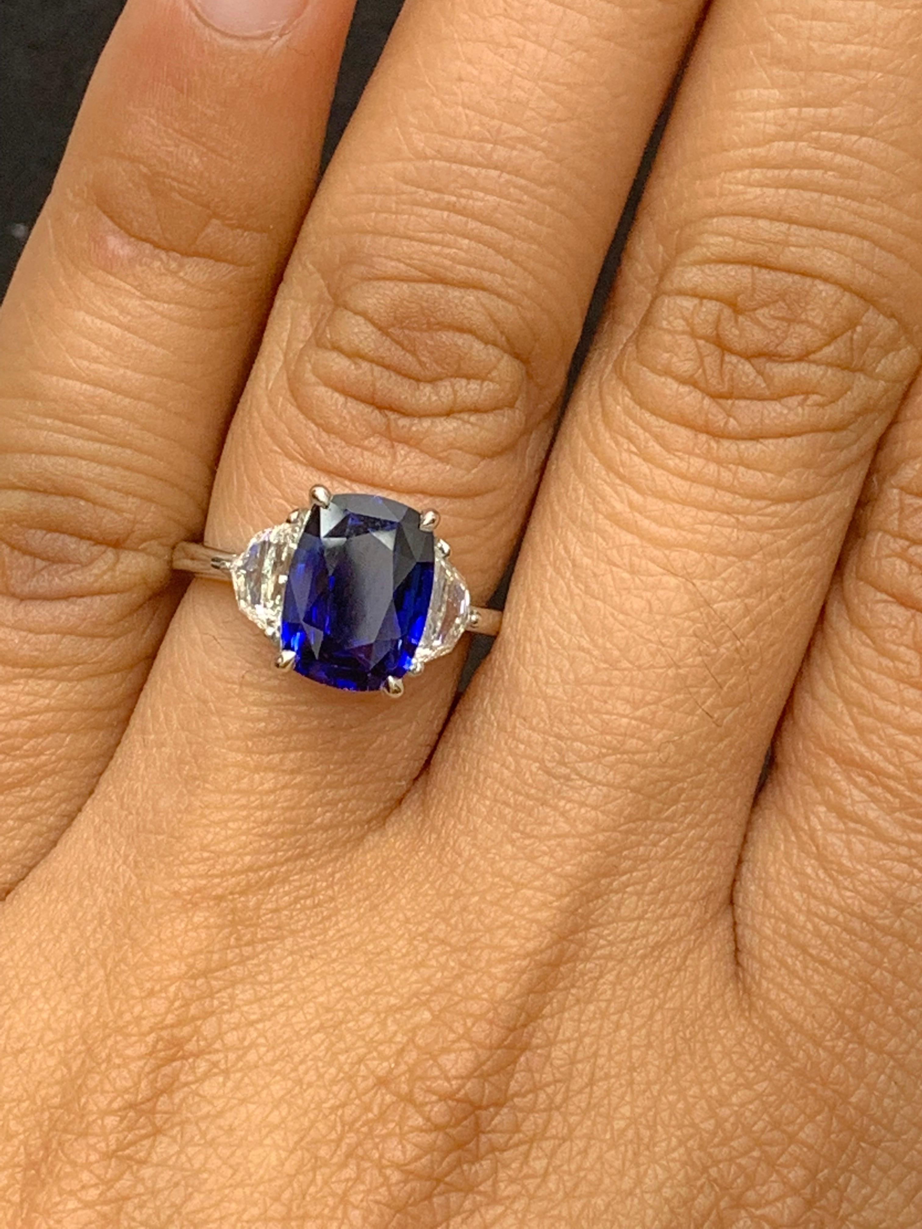 Certified 3.54 Carat Cushion Cut Blue Sapphire Diamond 3-Stone Ring in Platinum For Sale 11