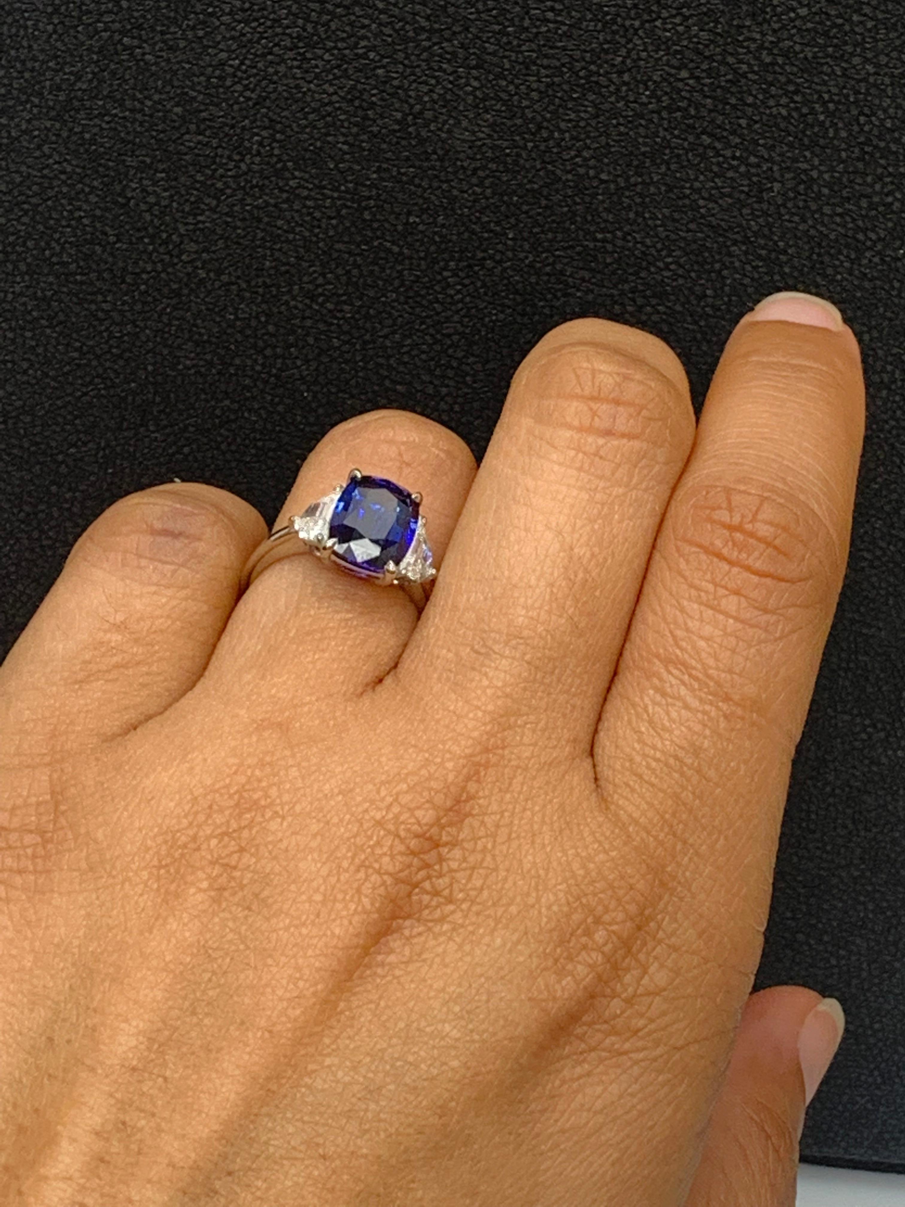 Certified 3.54 Carat Cushion Cut Blue Sapphire Diamond 3-Stone Ring in Platinum For Sale 13