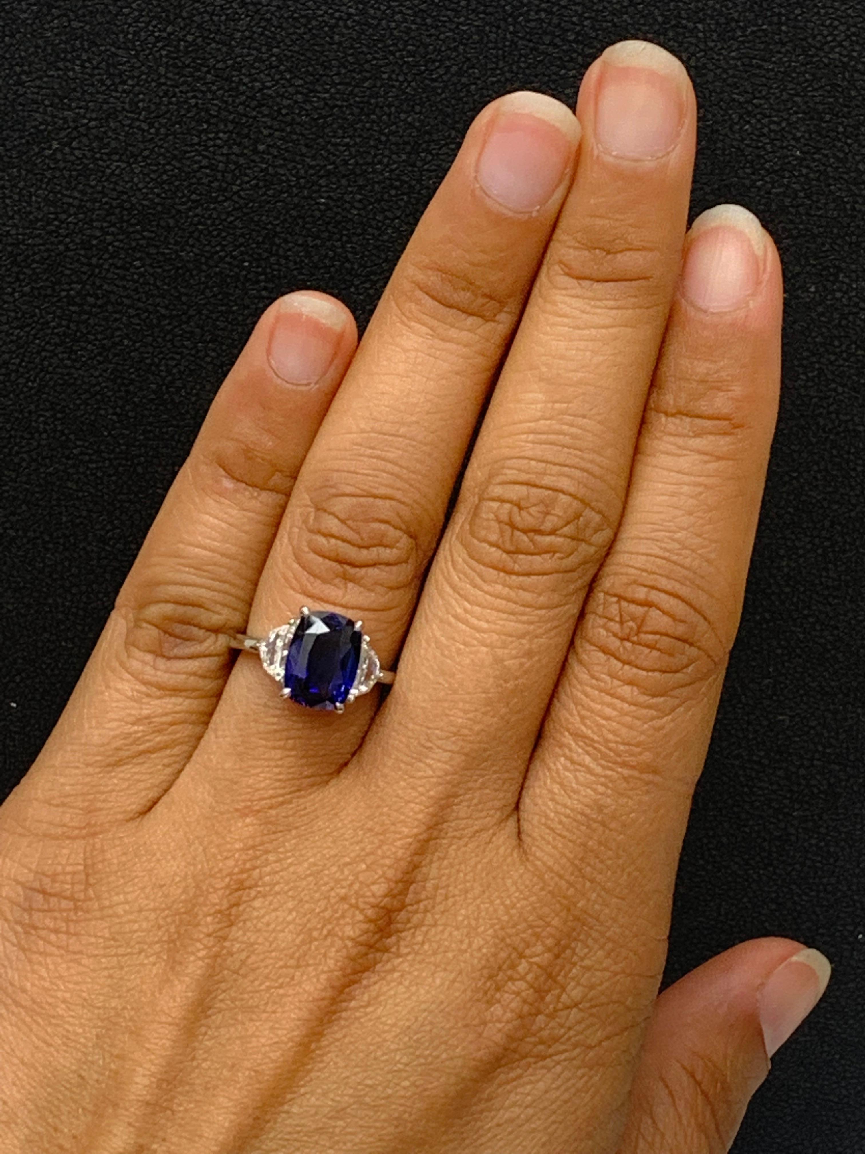 Certified 3.54 Carat Cushion Cut Blue Sapphire Diamond 3-Stone Ring in Platinum For Sale 15