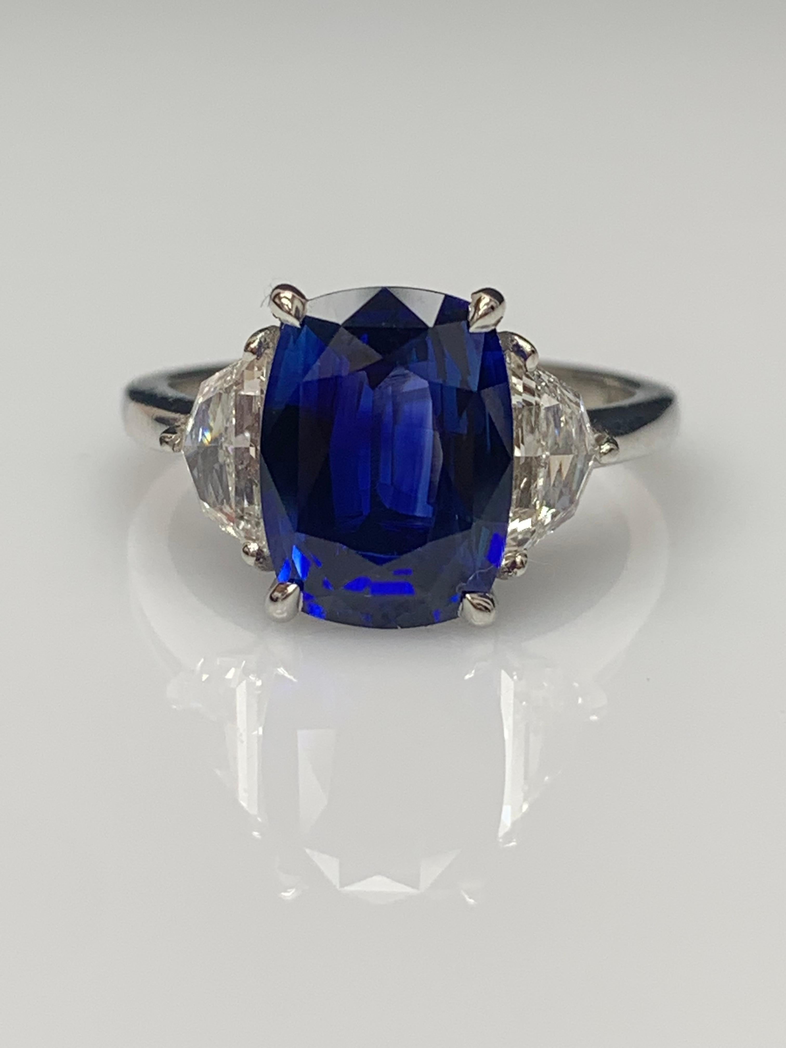 Certified 3.54 Carat Cushion Cut Blue Sapphire Diamond 3-Stone Ring in Platinum For Sale 1