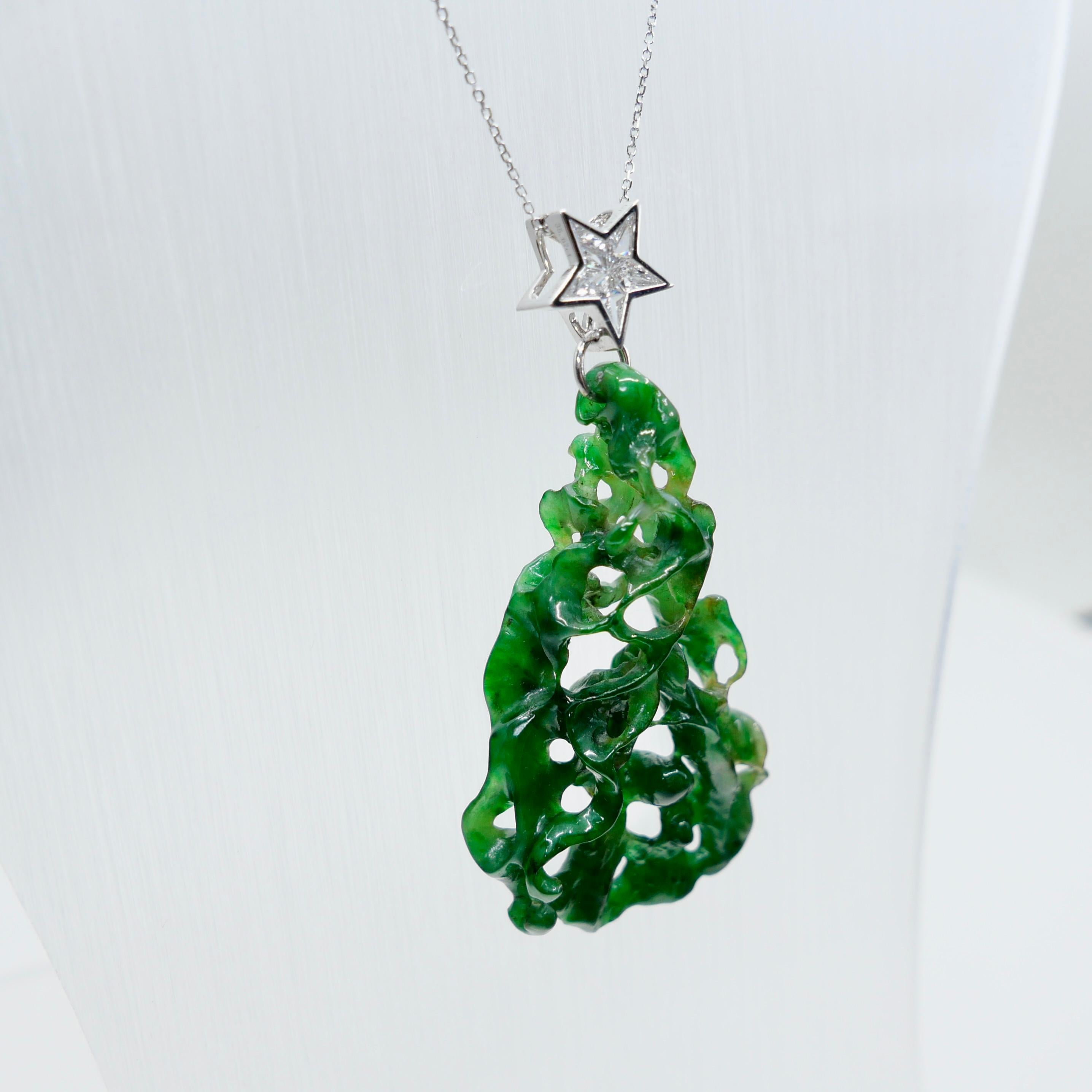 Taille grossière Pendentif étoile certifié 35,67 carats en jade, vert d' Evergreen Tree et diamants Le plus unique en vente