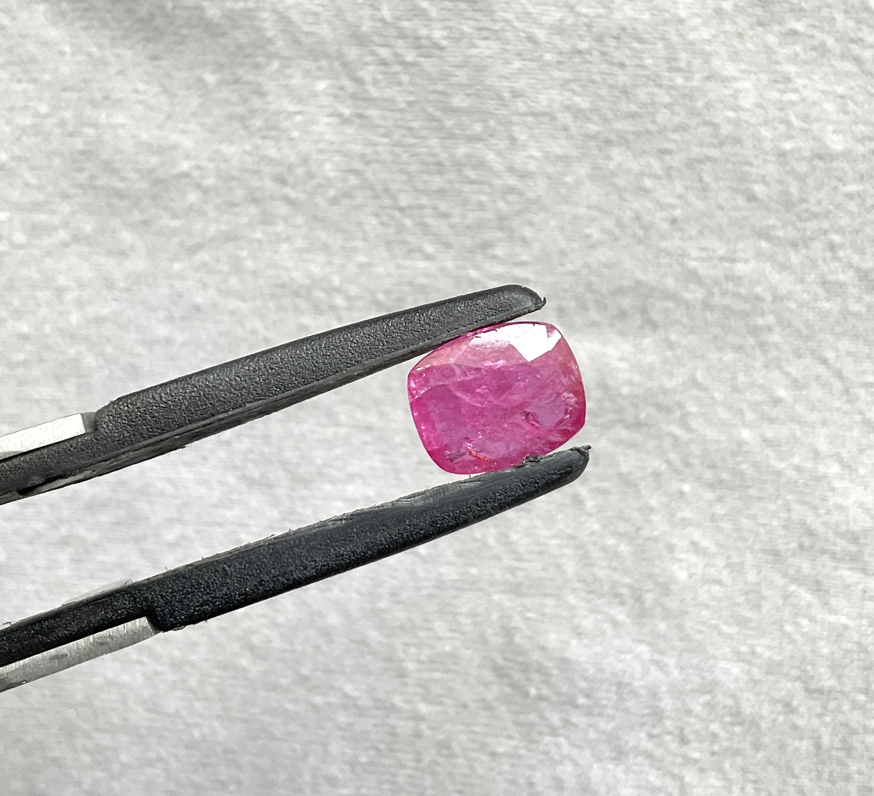 Rubí de Mozambique certificado de 3.58 quilates Piedra tallada facetada en cojín Sin calor Natural Corte cojín
