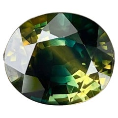Pierre précieuse de Madagascar, saphir bicolore taille ovale certifié de 3,59 carats