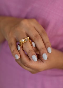 Certified 3.6 ct. Natural Bahraini Pearl and Rubies Ring in 18 Kt Yellow Gold