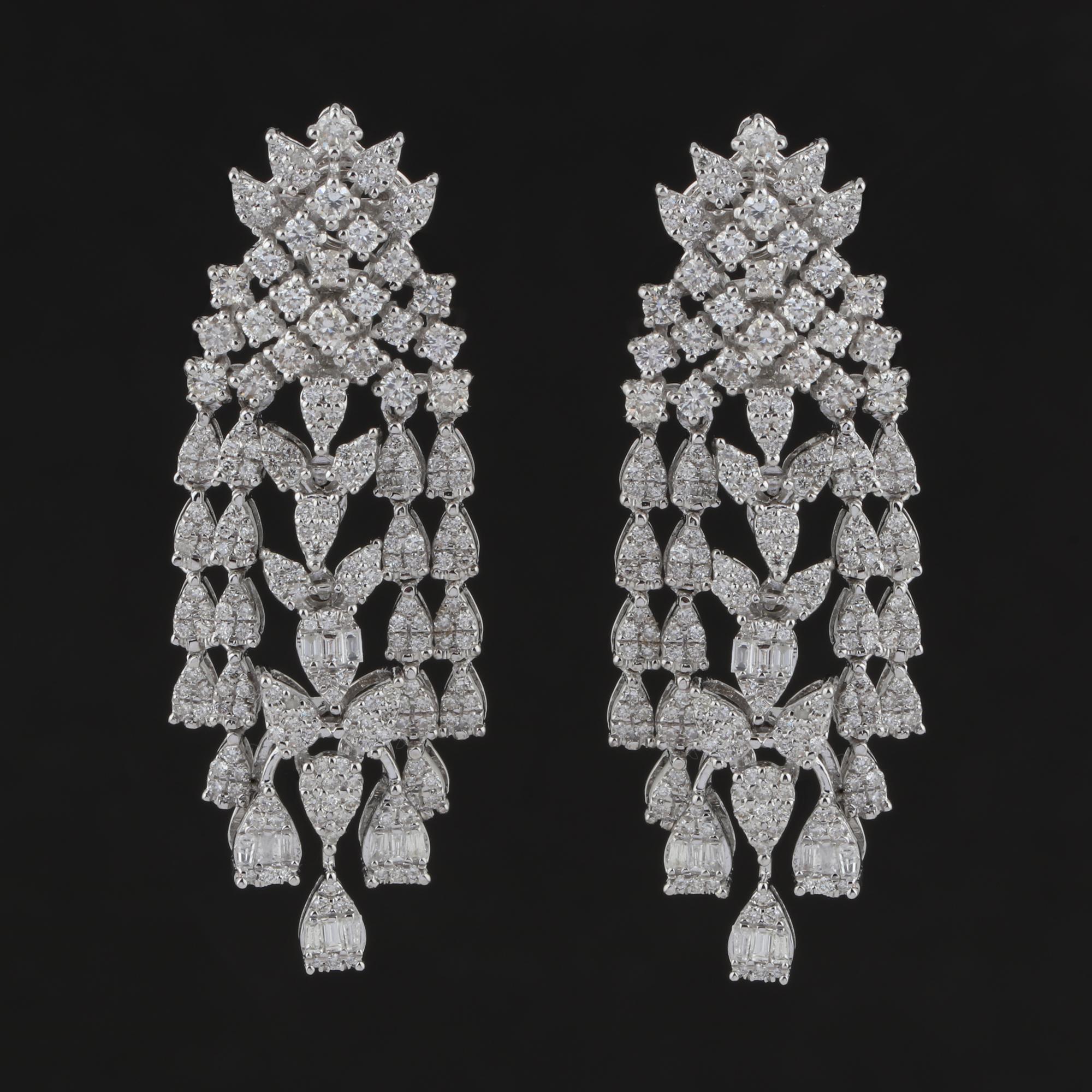 Taille ronde Boucles d'oreilles chandelier en or blanc 18k avec diamant naturel de couleur HI et de pureté SI en vente
