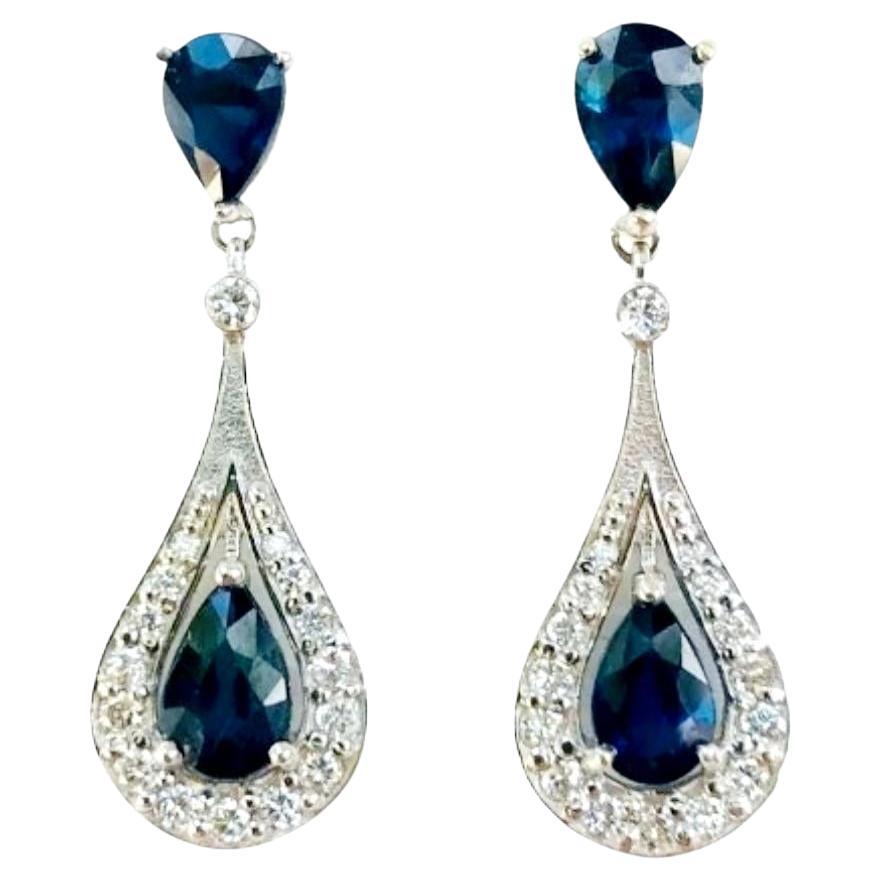 Boucles d'oreilles en goutte en saphirs naturels non traités et diamants certifiés 3,65 carats en vente