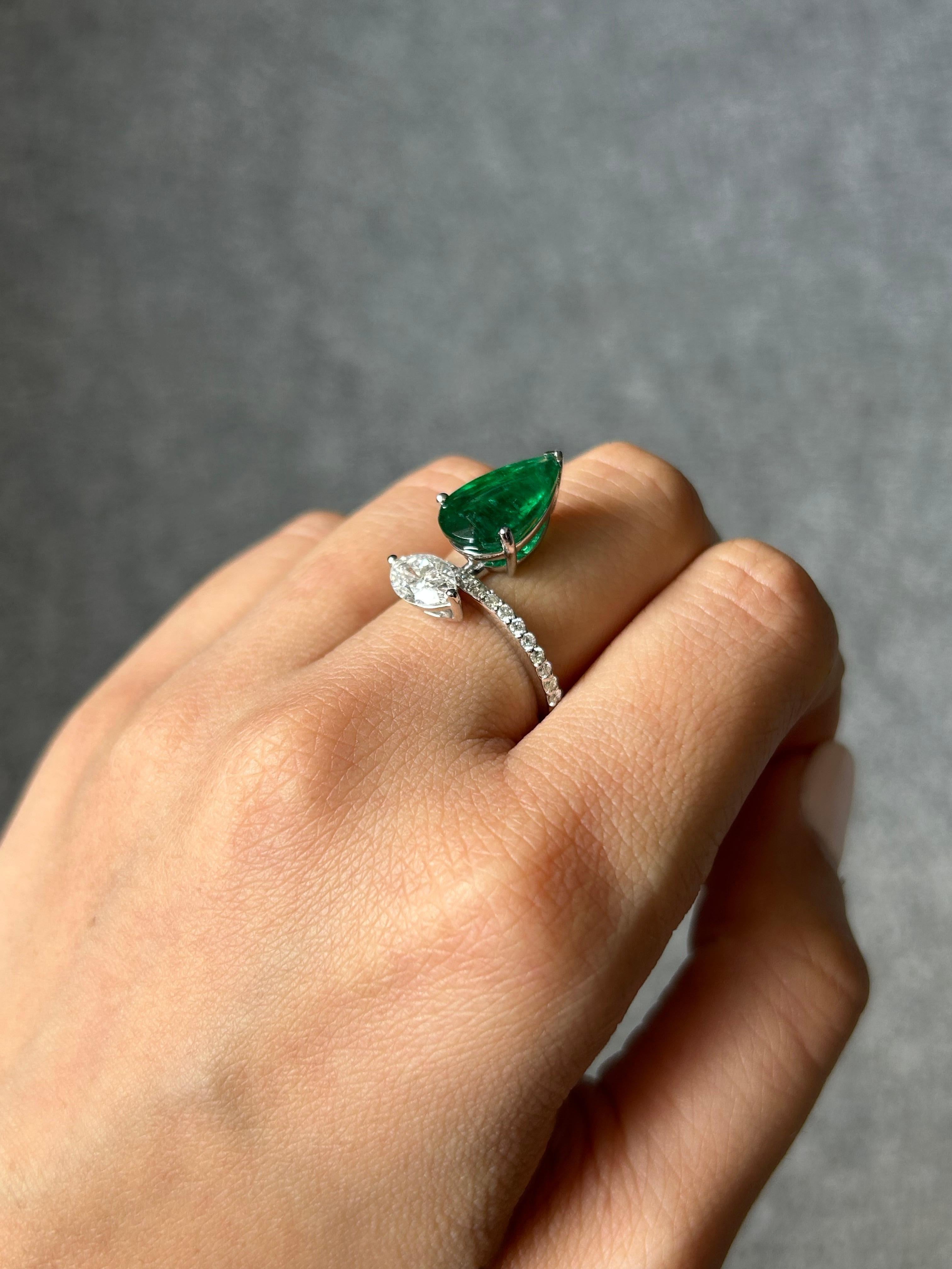 Certified 3.66 Carat Pear Shape Emerald and Diamond Cocktail Ring For Sale 4