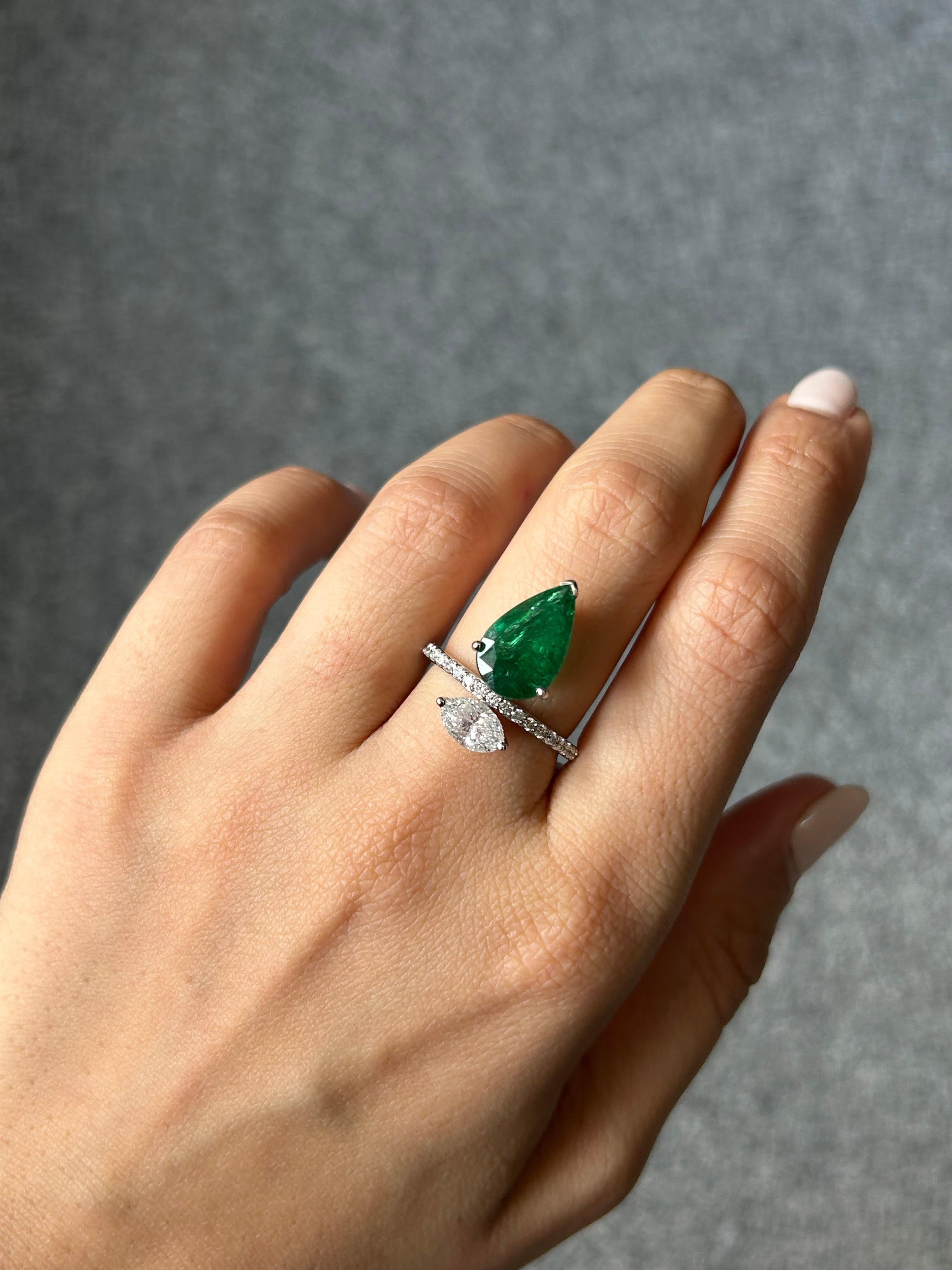 Certified 3.66 Carat Pear Shape Emerald and Diamond Cocktail Ring For Sale 6