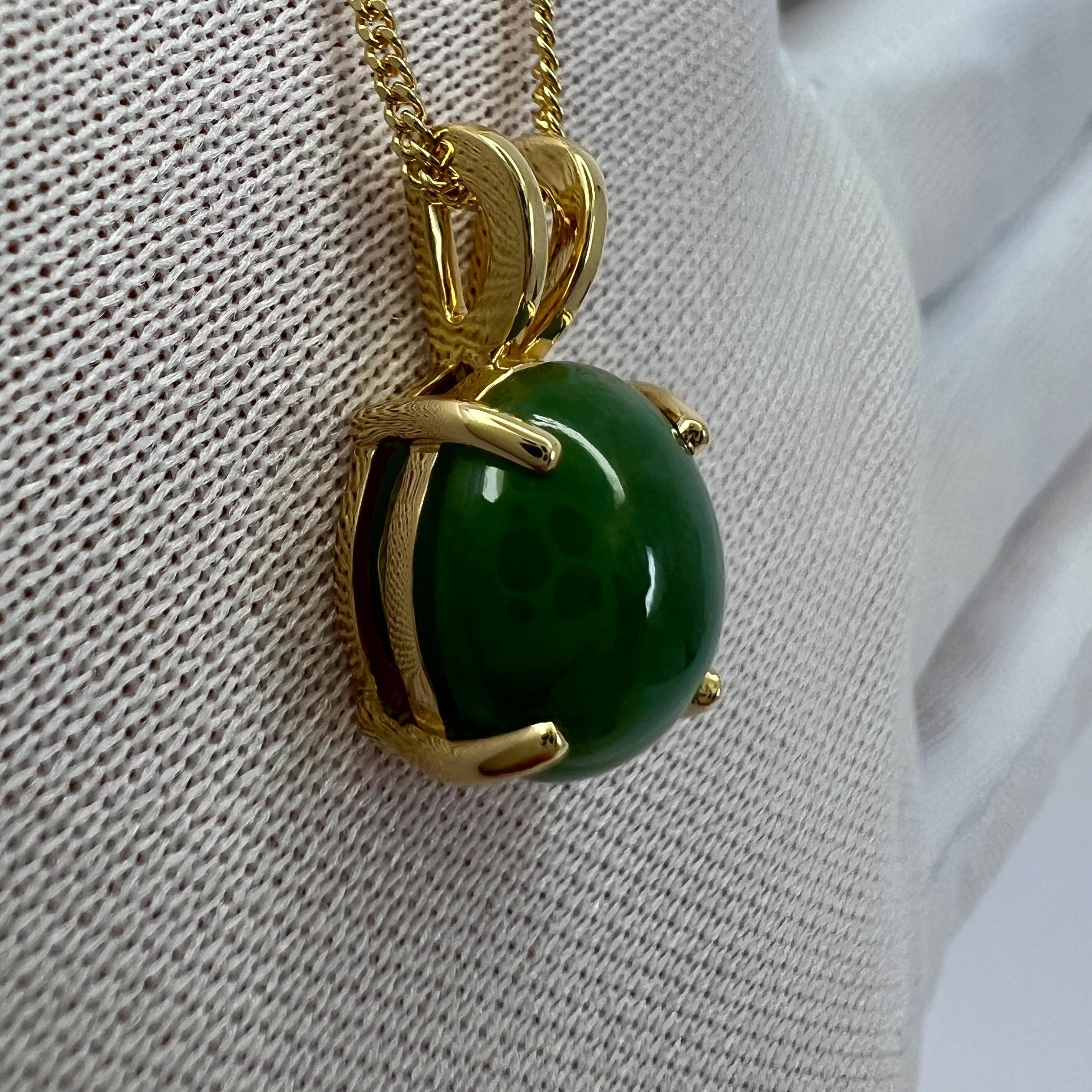 Certified 3.70 Carat Jadeite A-Grade Jade Fine Green Untreated 18k Gold Pendant For Sale 2