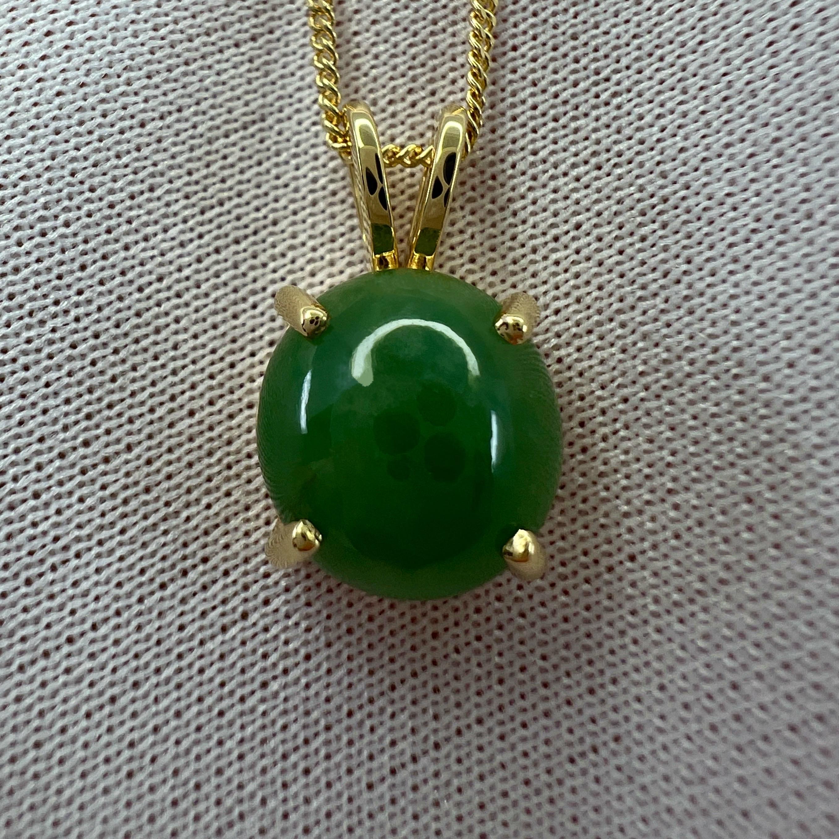Certified 3.70 Carat Jadeite A-Grade Jade Fine Green Untreated 18k Gold Pendant For Sale 3