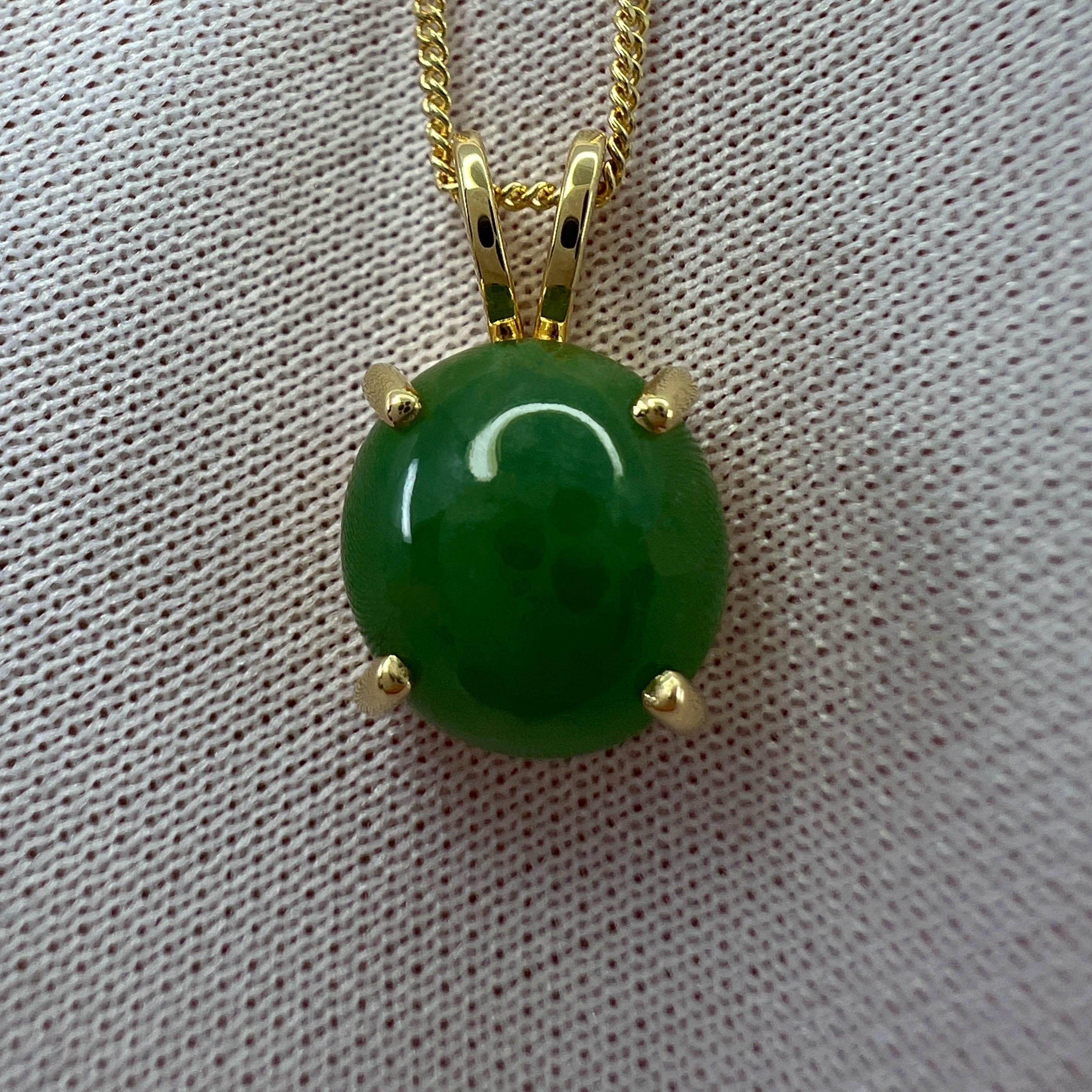 Certified 3.70 Carat Jadeite A-Grade Jade Fine Green Untreated 18k Gold Pendant For Sale 4