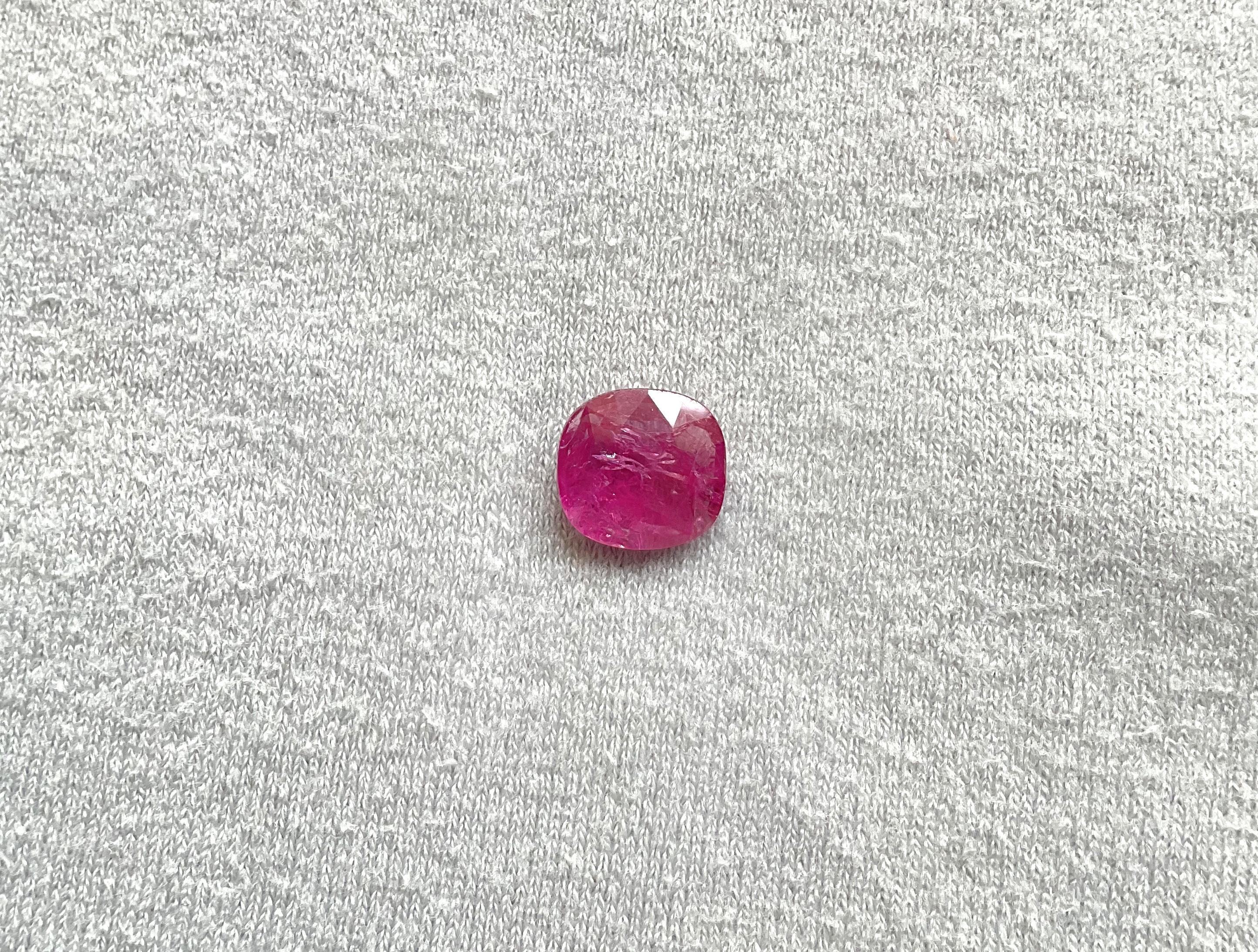 Rubí de Mozambique certificado de 3.71 quilates Piedra tallada facetada en cojín Sin calor Natural 

Peso: 3,71 quilates
Tamaño: 10,5x10x4 MM
Piezas: 1
Forma: Piedra facetada talla cojín